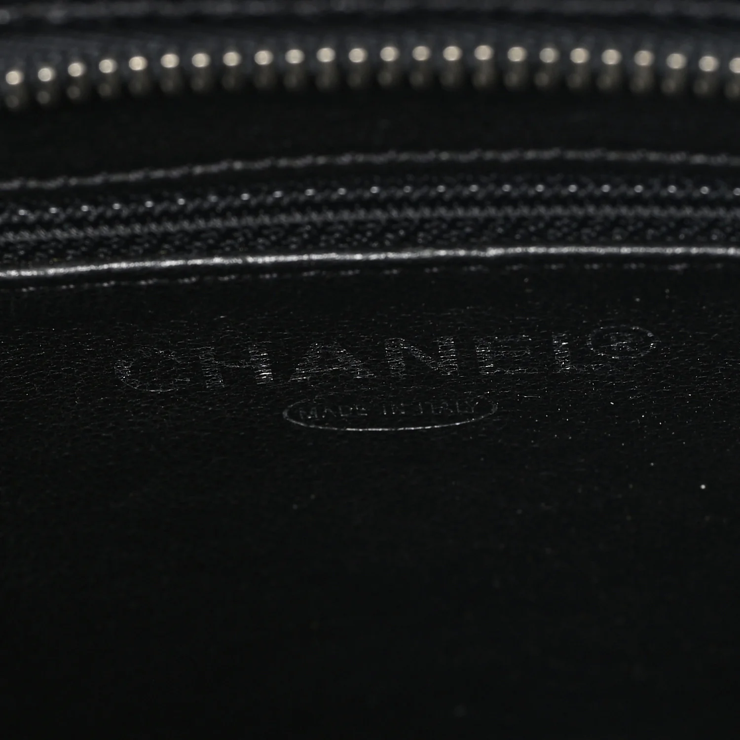 Caviar Quilted Medallion Tote Black - Image 6