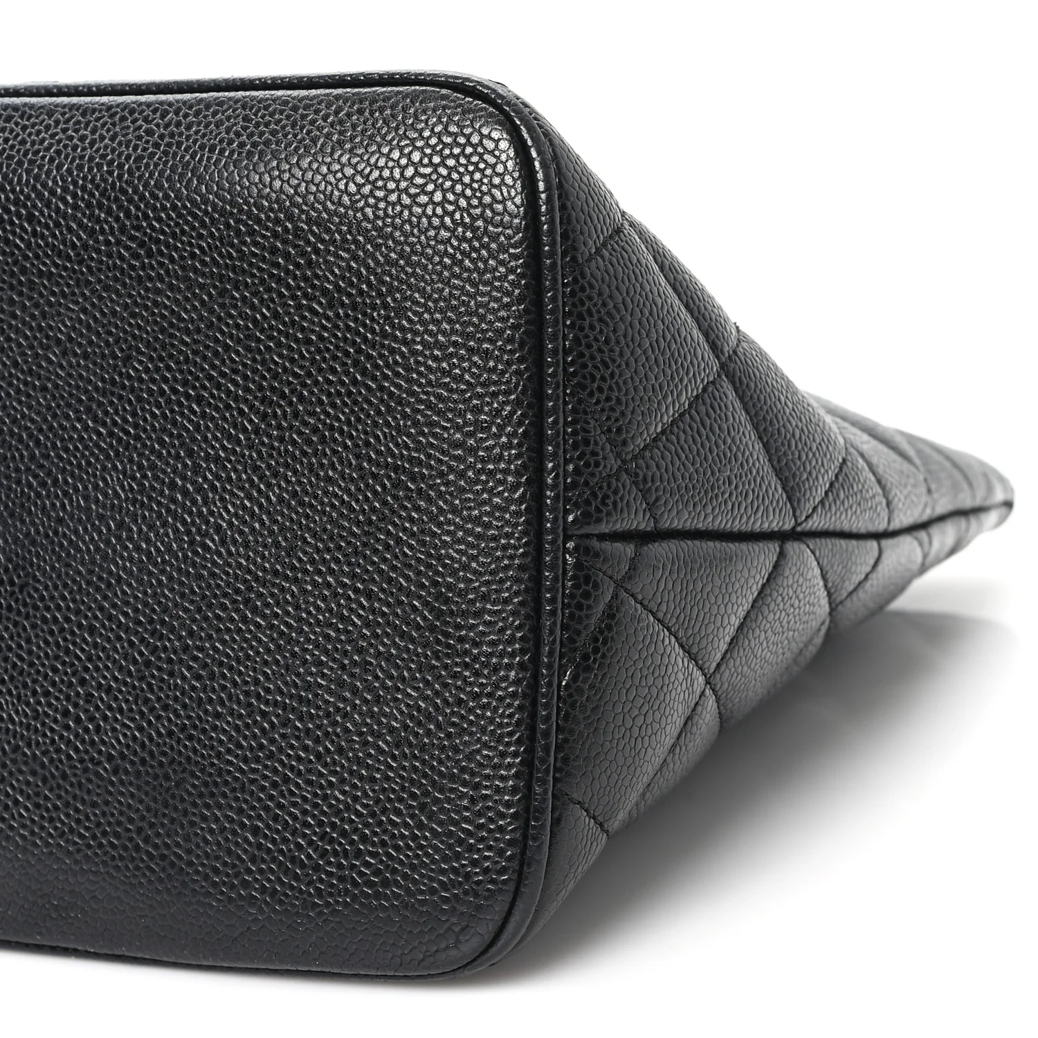 Caviar Quilted Medallion Tote Black - Image 10