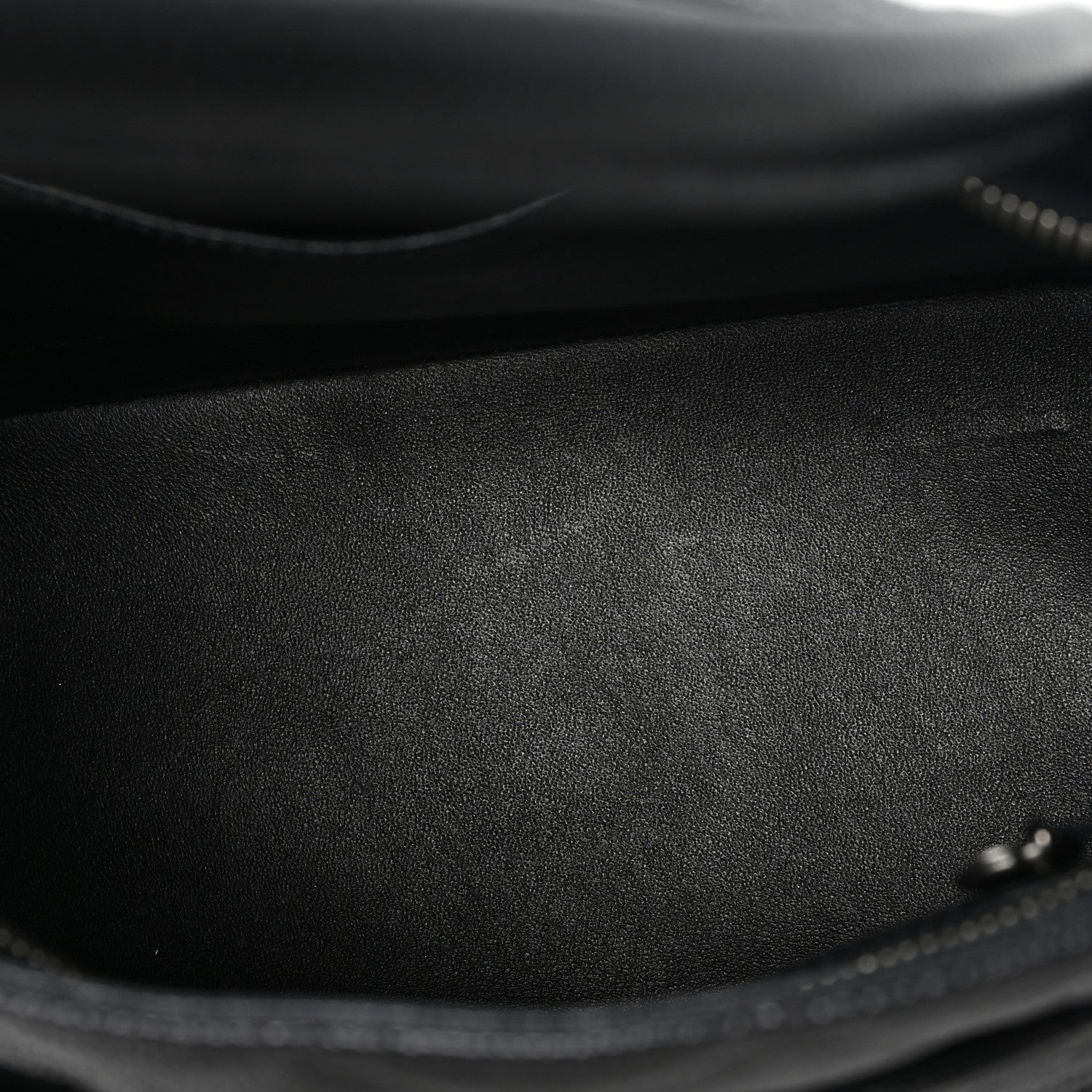 Caviar Quilted Medallion Tote Black - Image 5