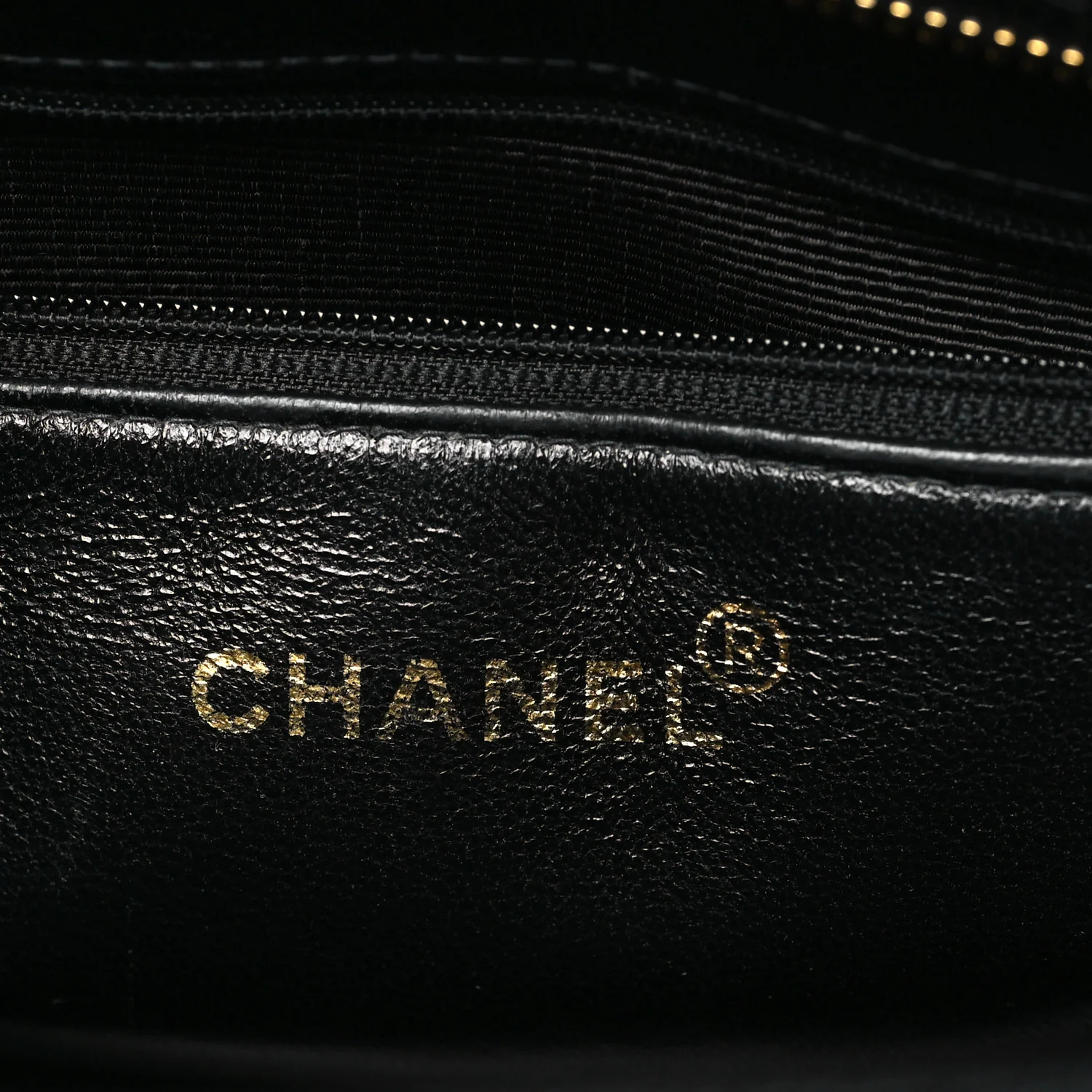 Caviar Quilted Medallion Tote Black - Image 6