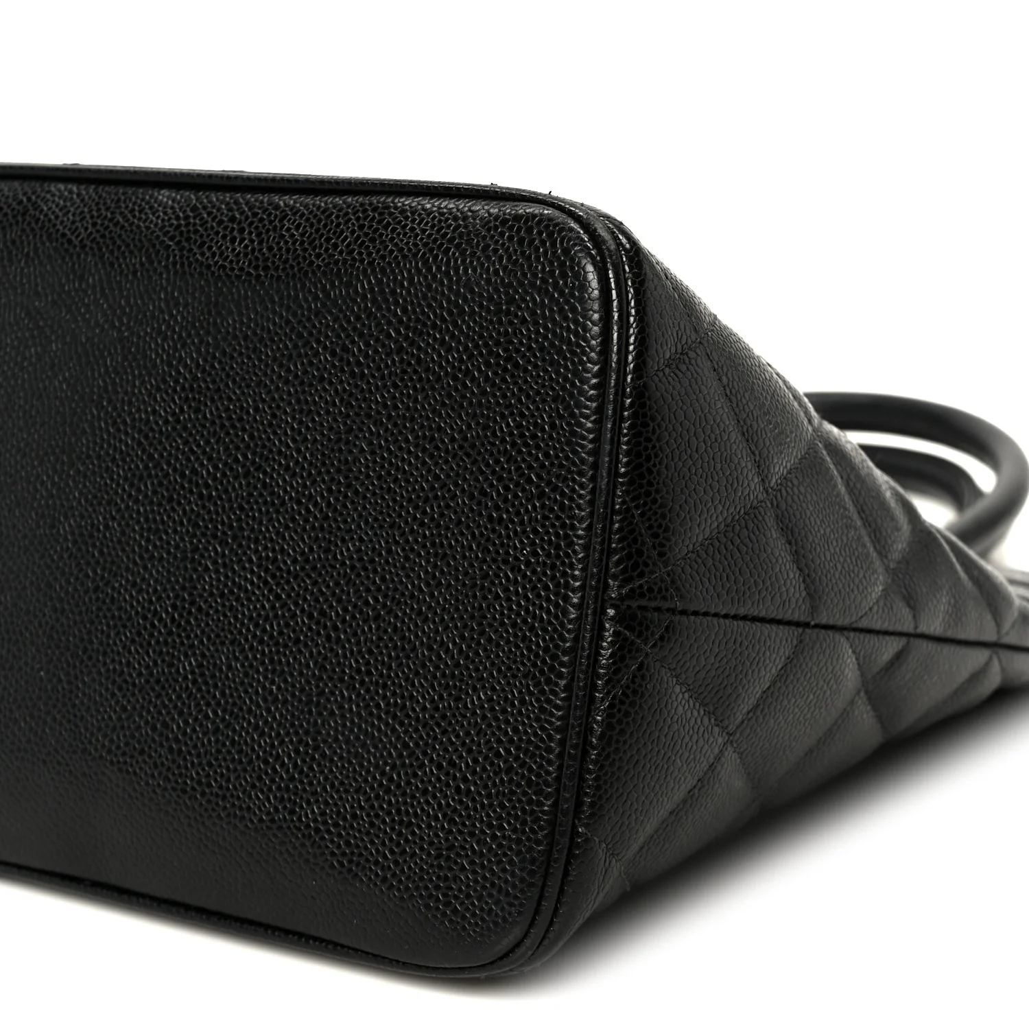 Caviar Quilted Medallion Tote Black - Image 11