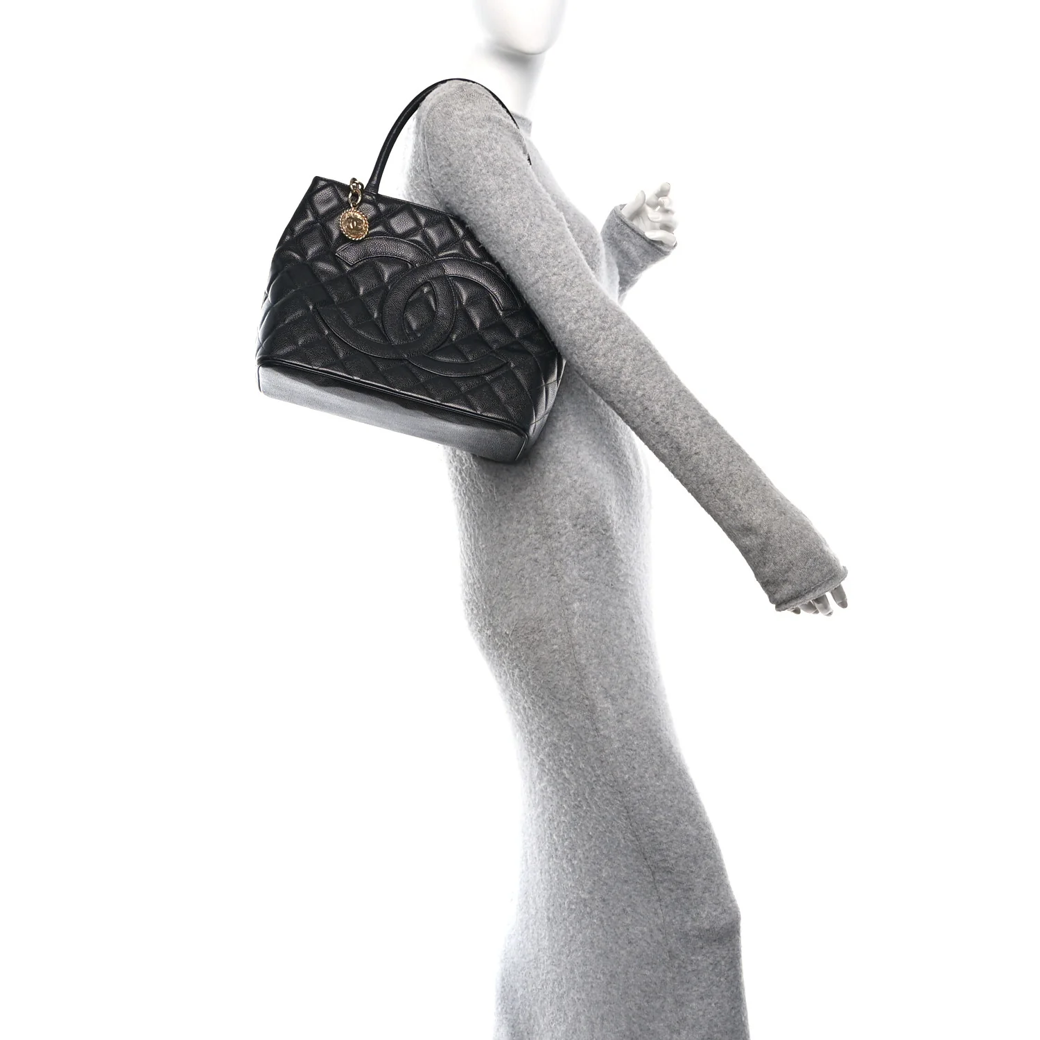 Caviar Quilted Medallion Tote Black - Image 2