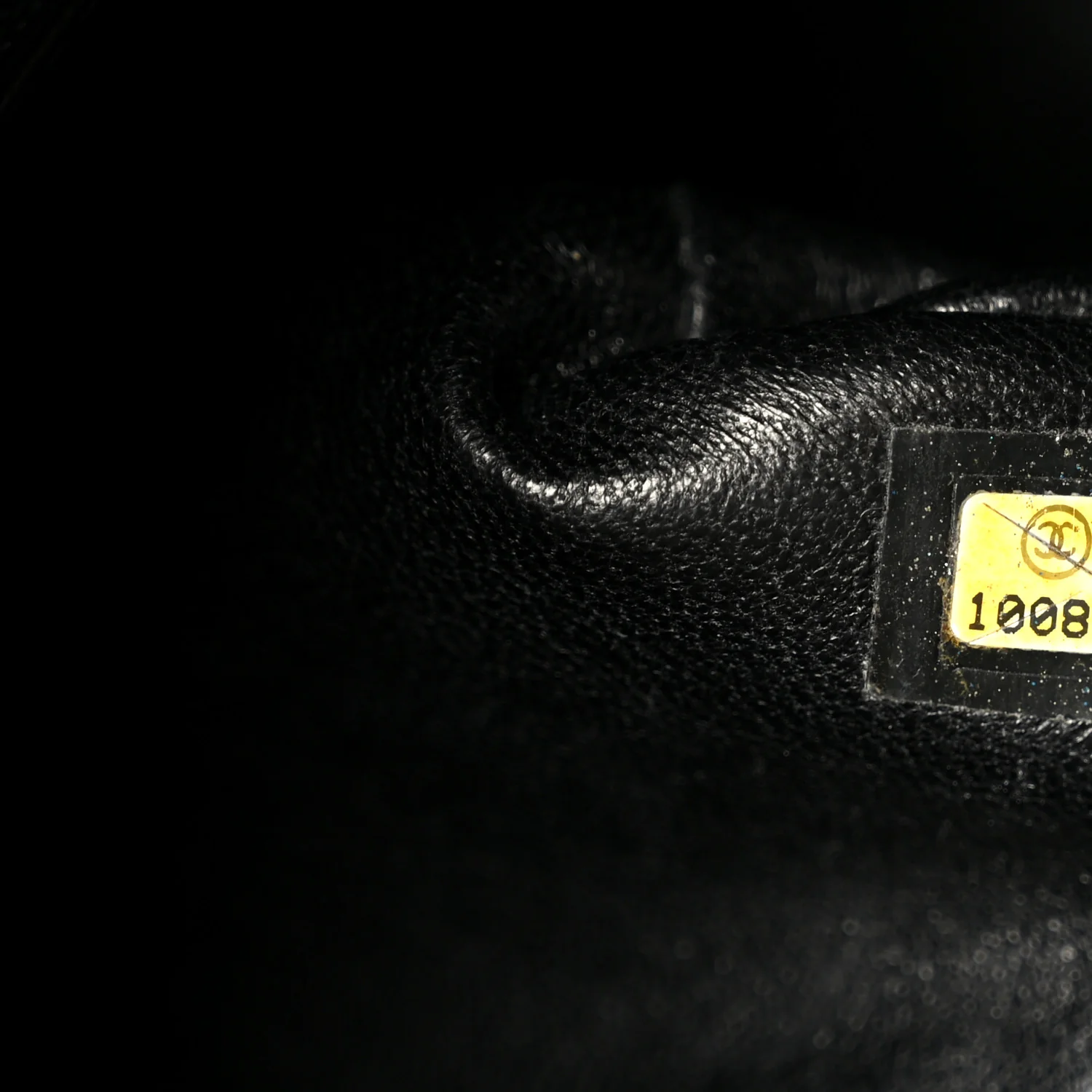 Caviar Quilted Medallion Tote Black - Image 7