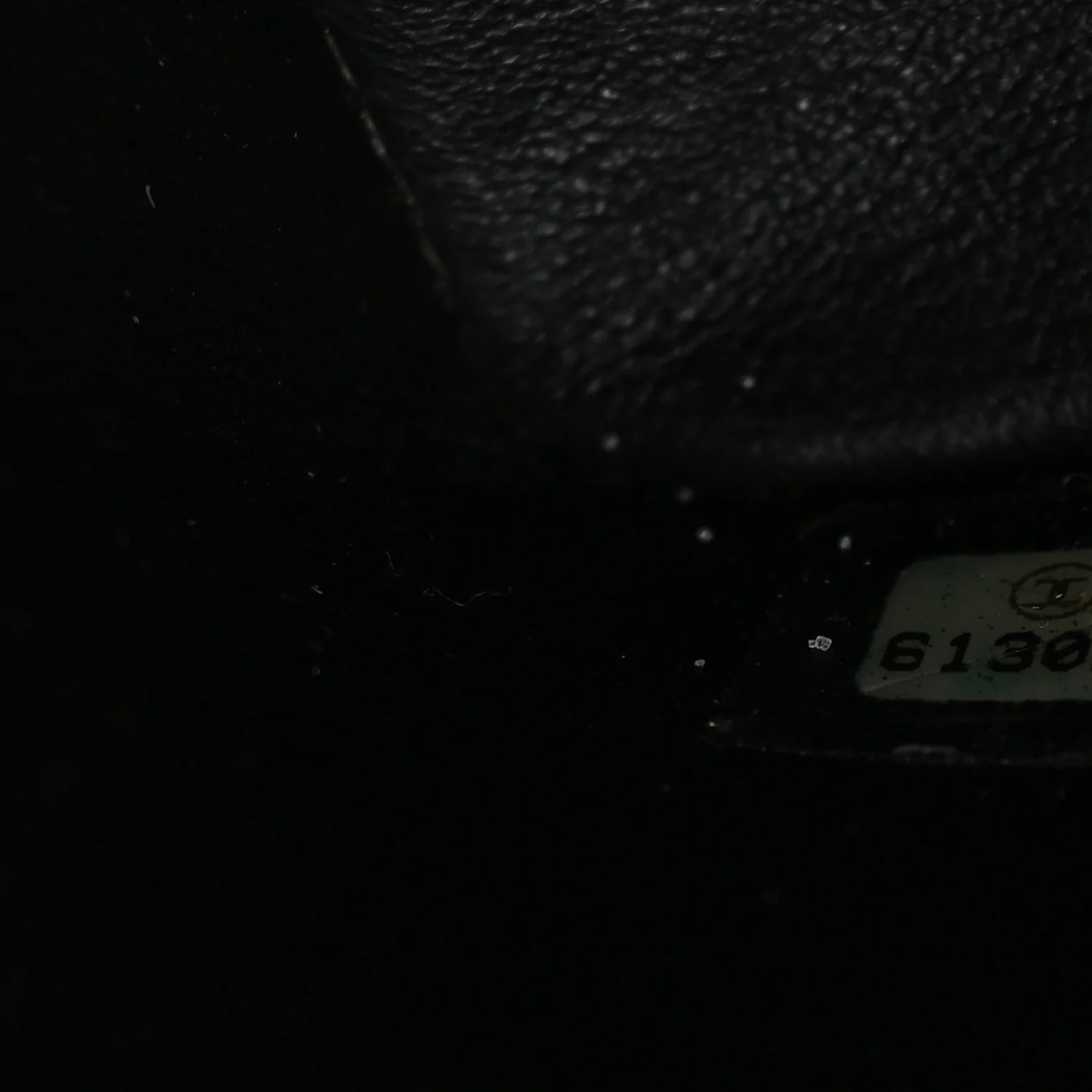 Caviar Quilted Medallion Tote Black - Image 6