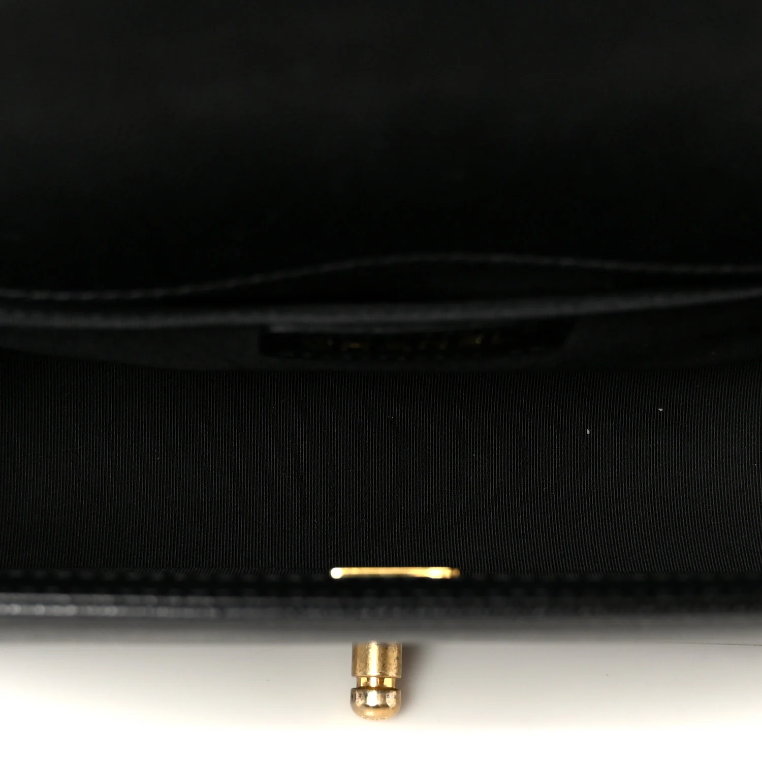 Caviar Quilted Medium Boy Flap Black - Image 4