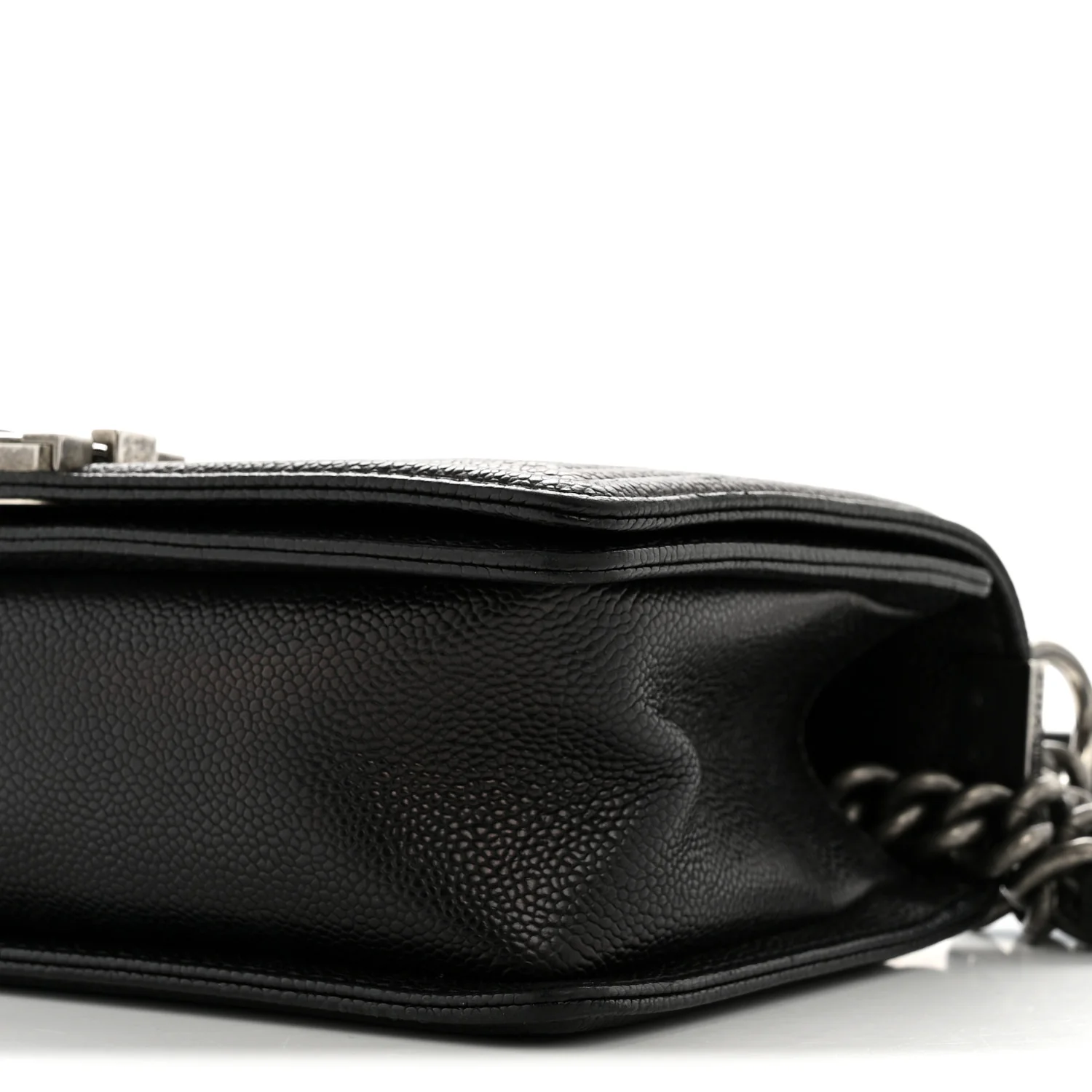 Caviar Quilted Medium Boy Flap Black - Image 10