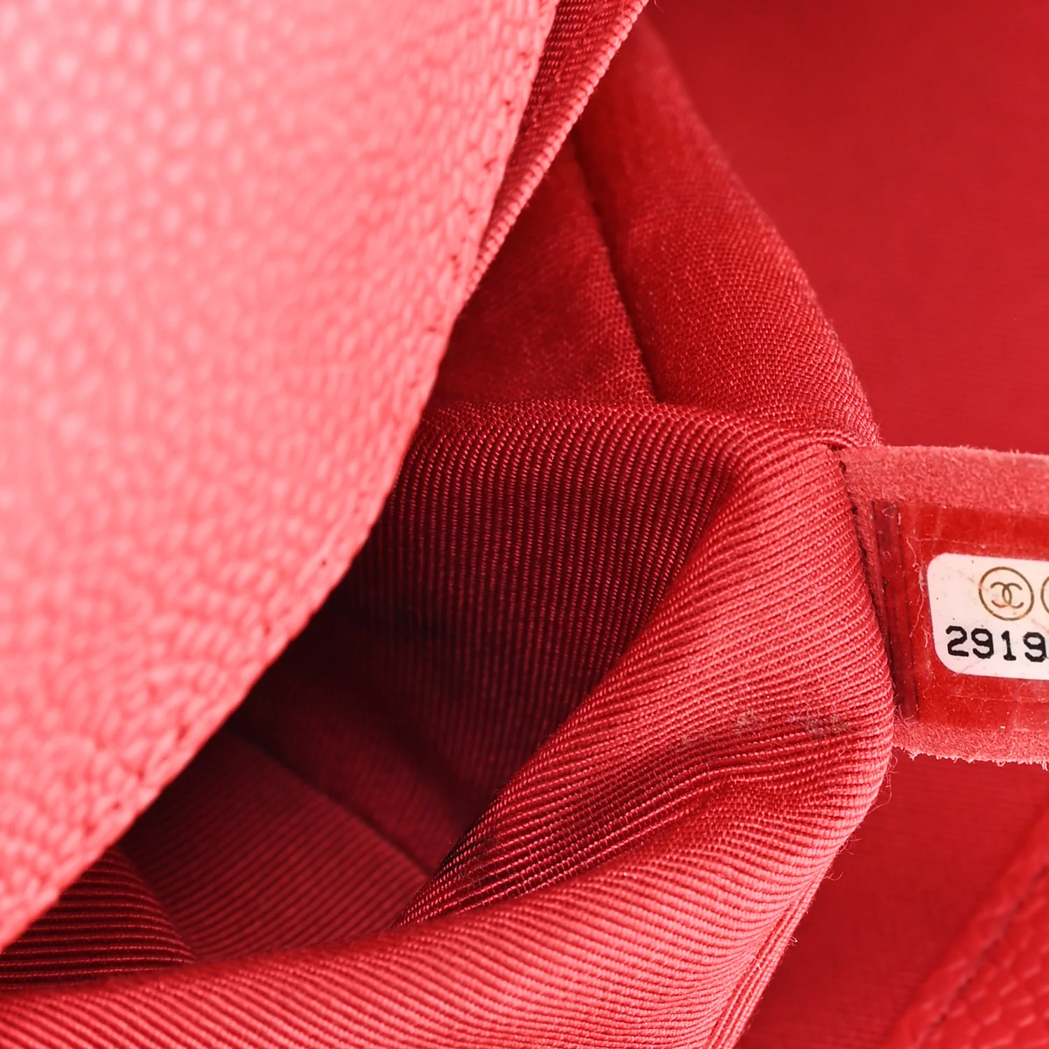 Caviar Quilted Medium Boy Flap Red - Image 7