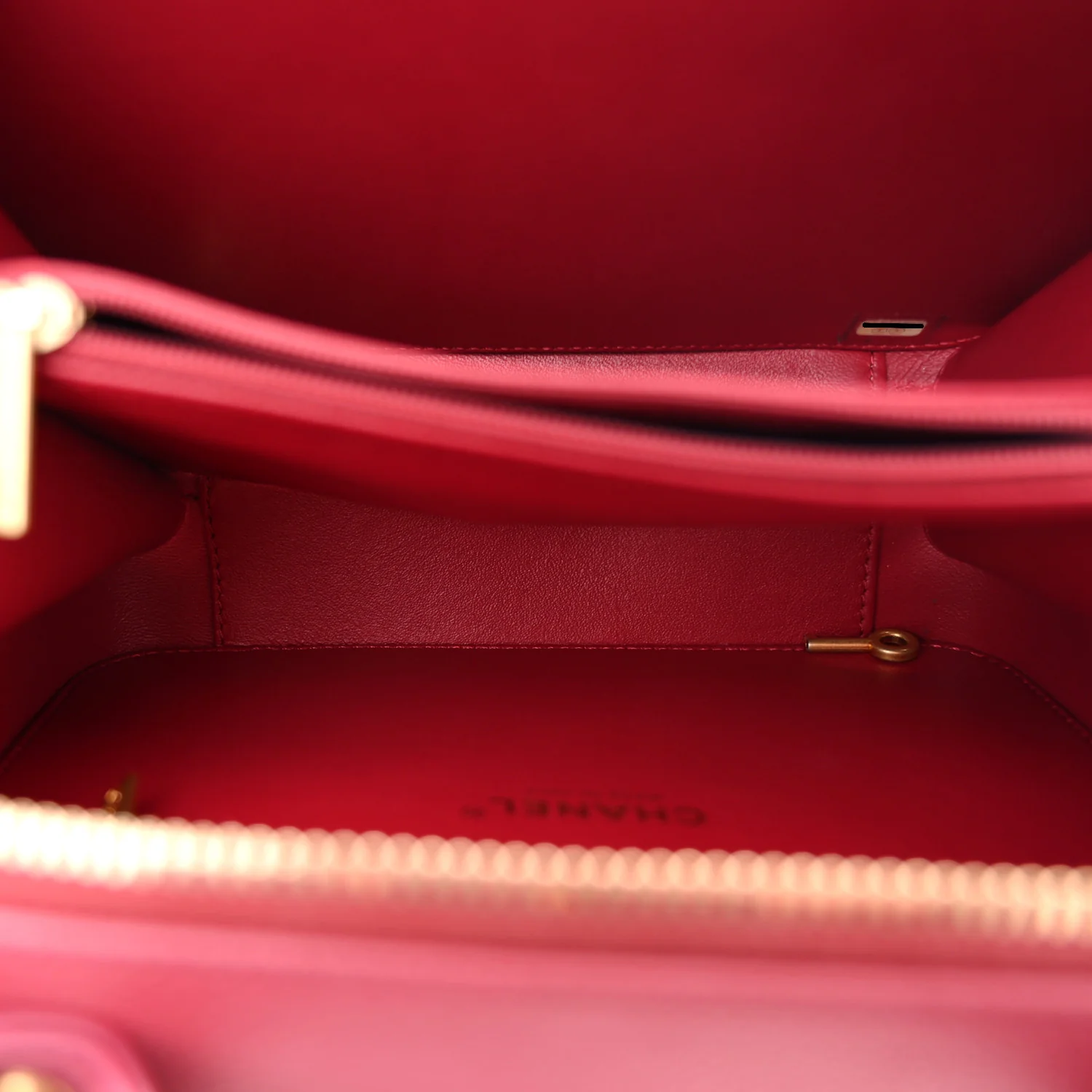 Caviar Quilted Medium CC Filigree Vanity Case Burgundy - Image 5