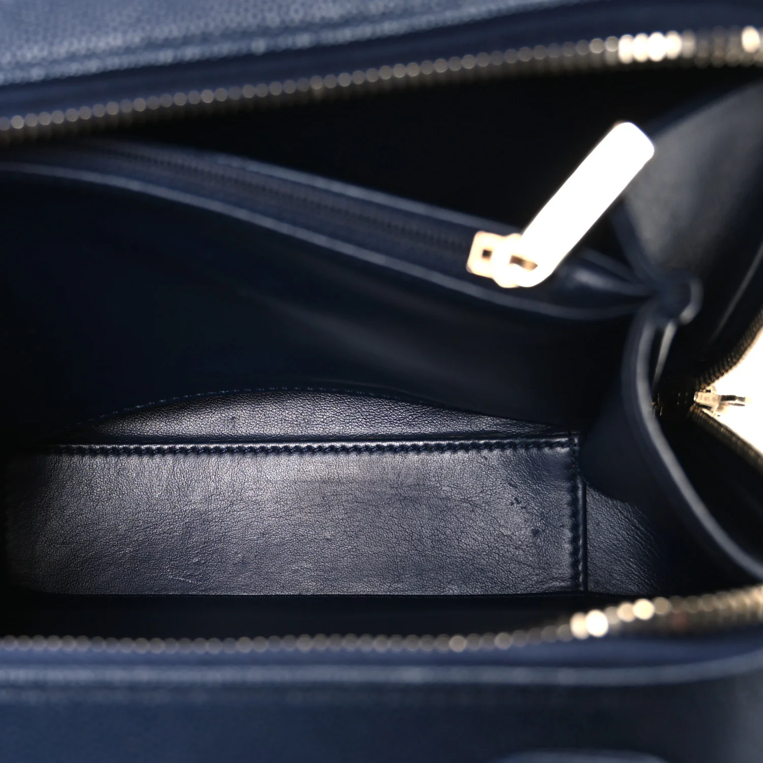 Caviar Quilted Medium CC Filigree Vanity Case Navy - Image 5