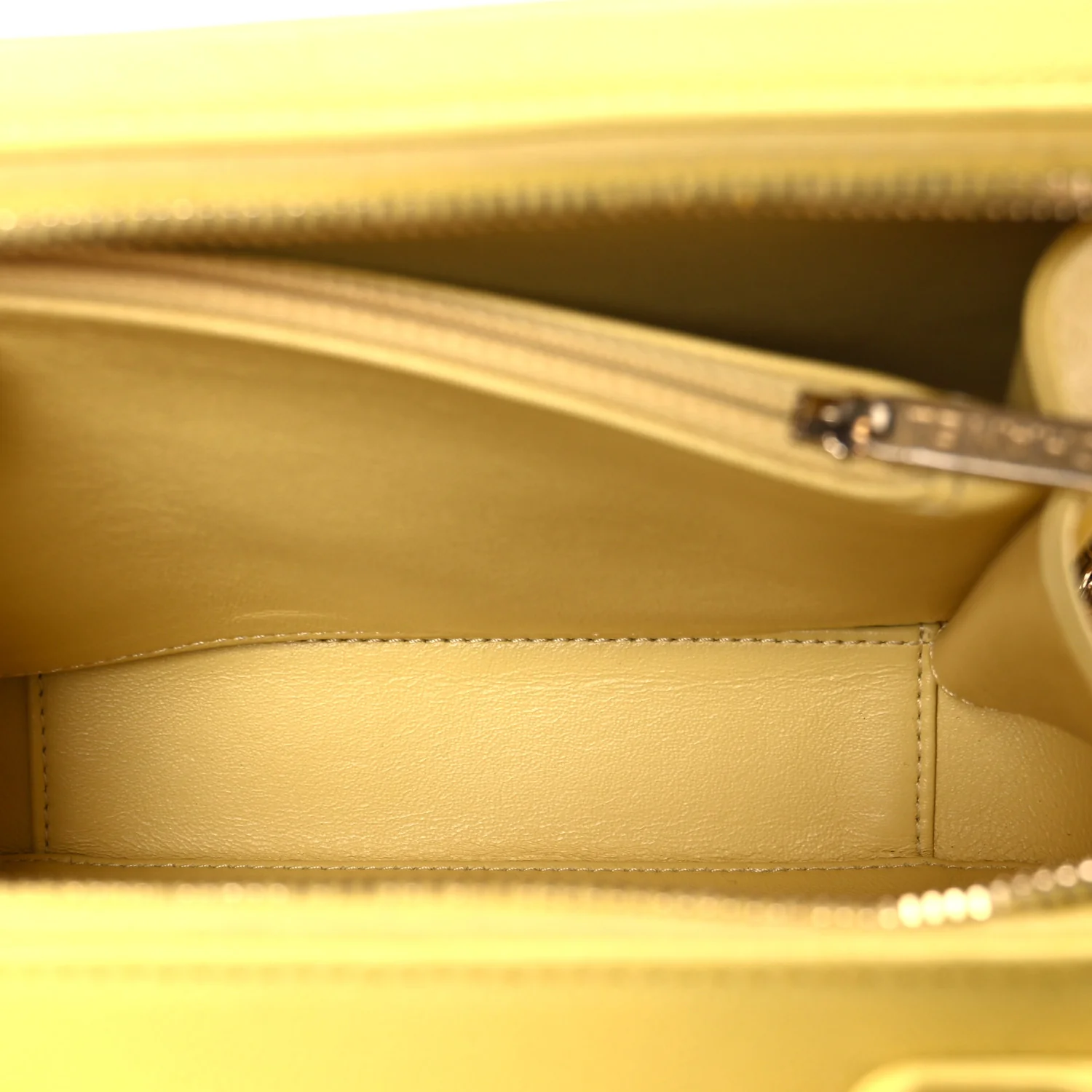 Caviar Quilted Medium CC Filigree Vanity Case Yellow - Image 5