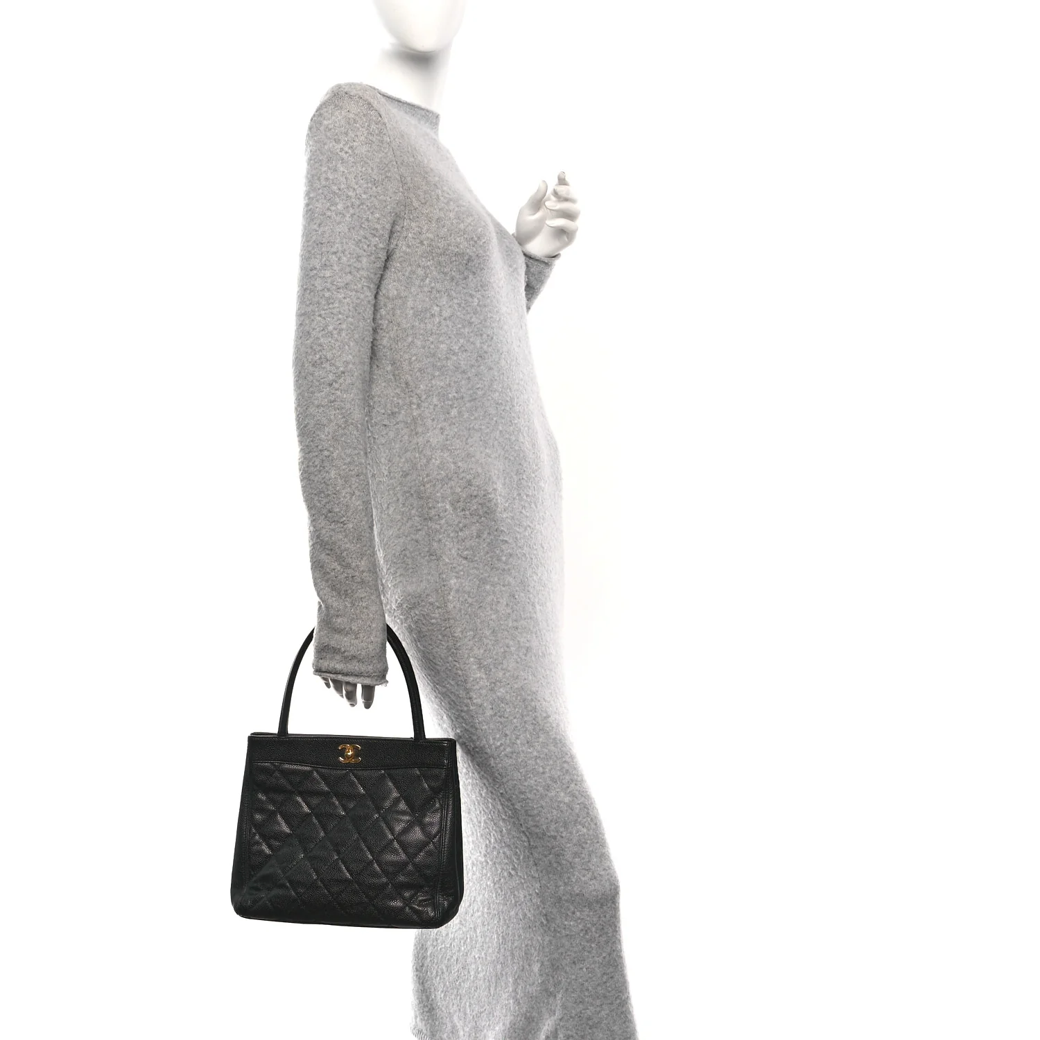 Caviar Quilted Shoulder Bag Black - Image 2