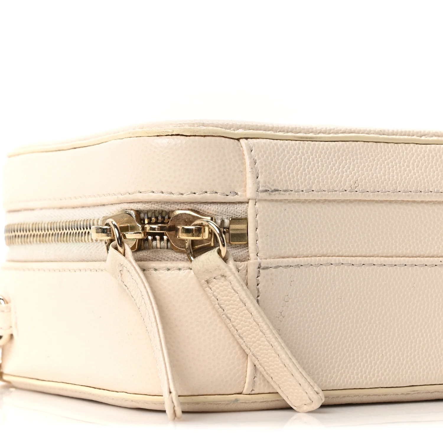 Caviar Quilted Small CC Filigree Vanity Case White - Image 8