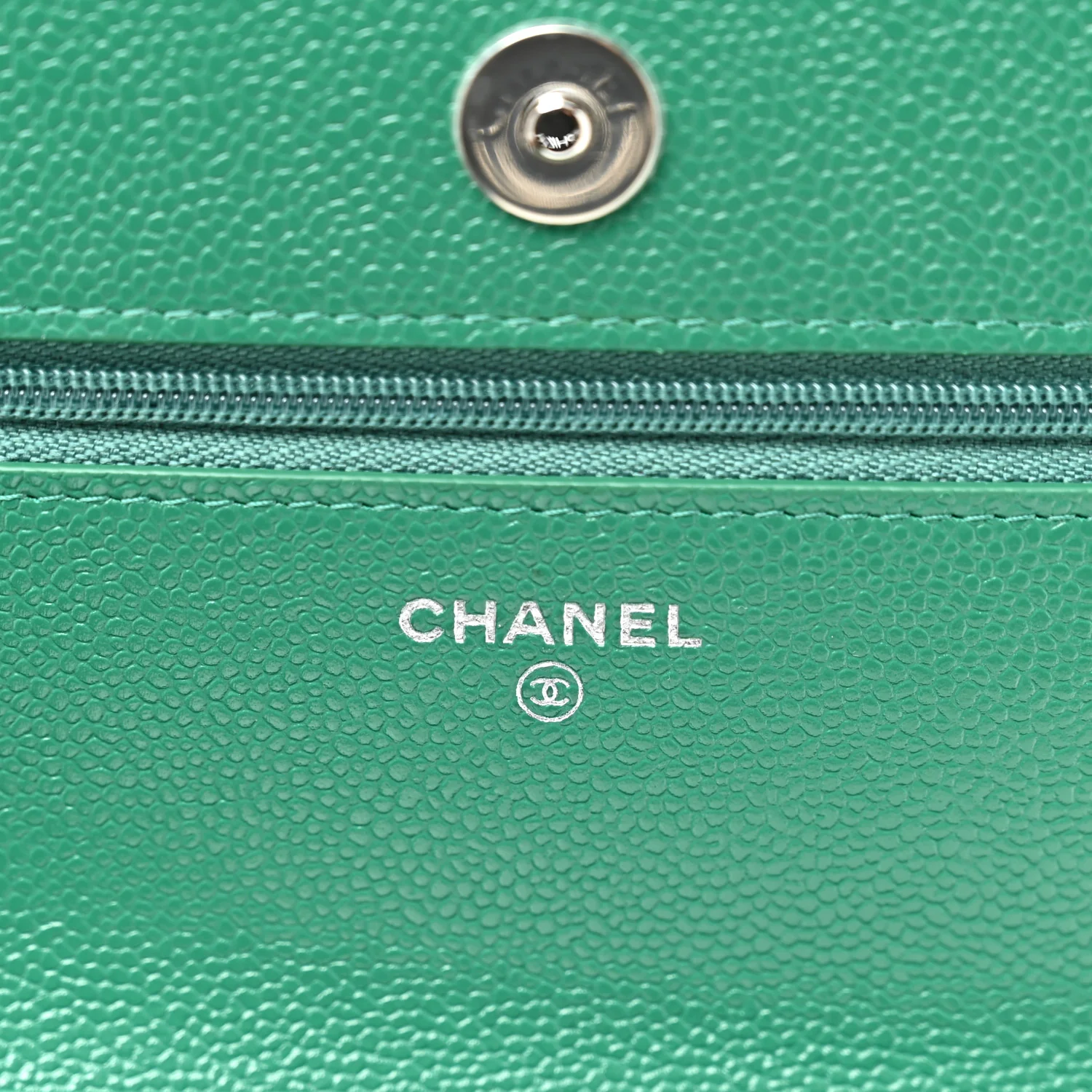 Caviar Quilted Wallet On Chain WOC Green - Image 6