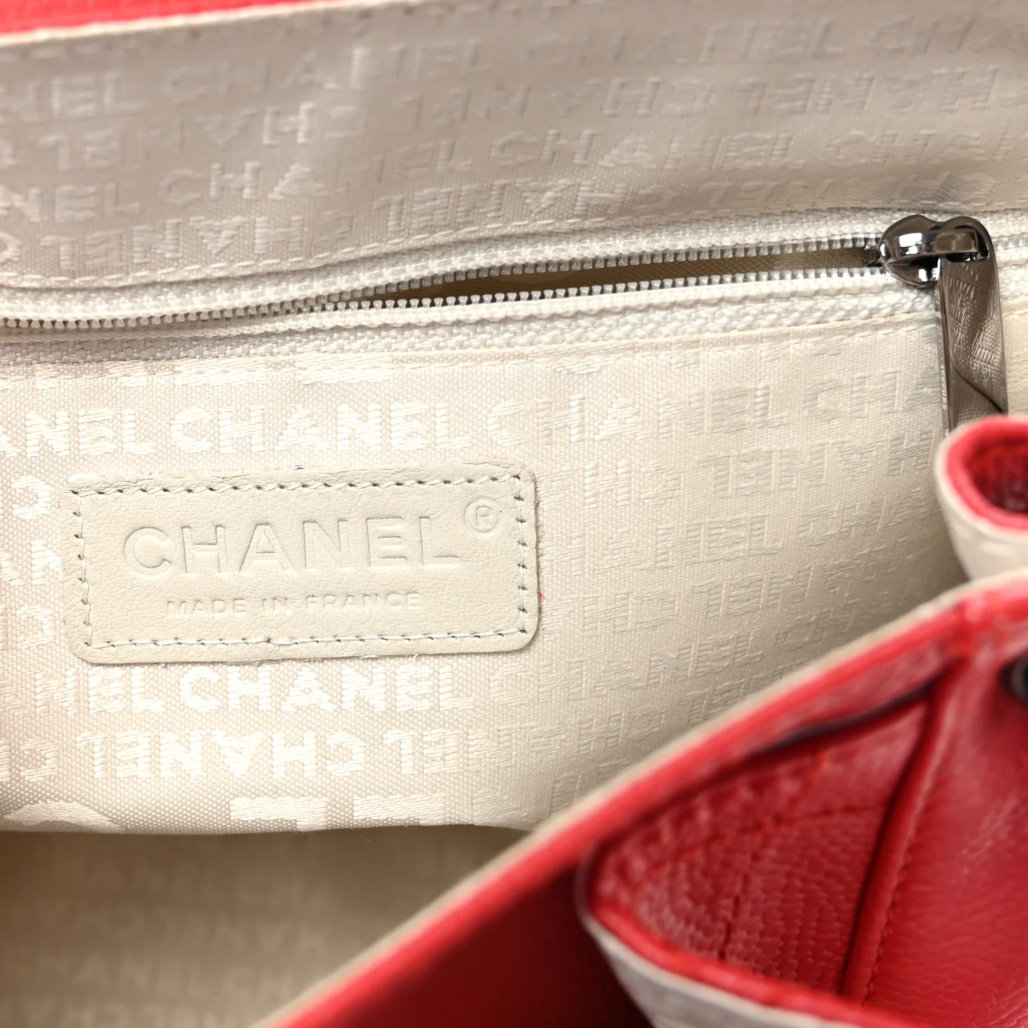 Caviar Small Accordion Flap Red - Image 6