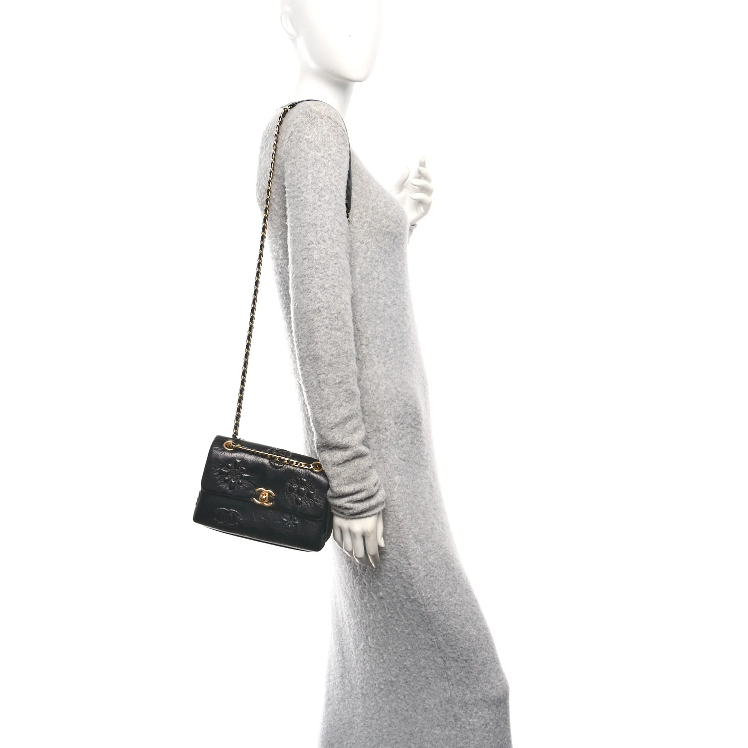 Crumbled Calfskin Embossed Flap Black - Image 2