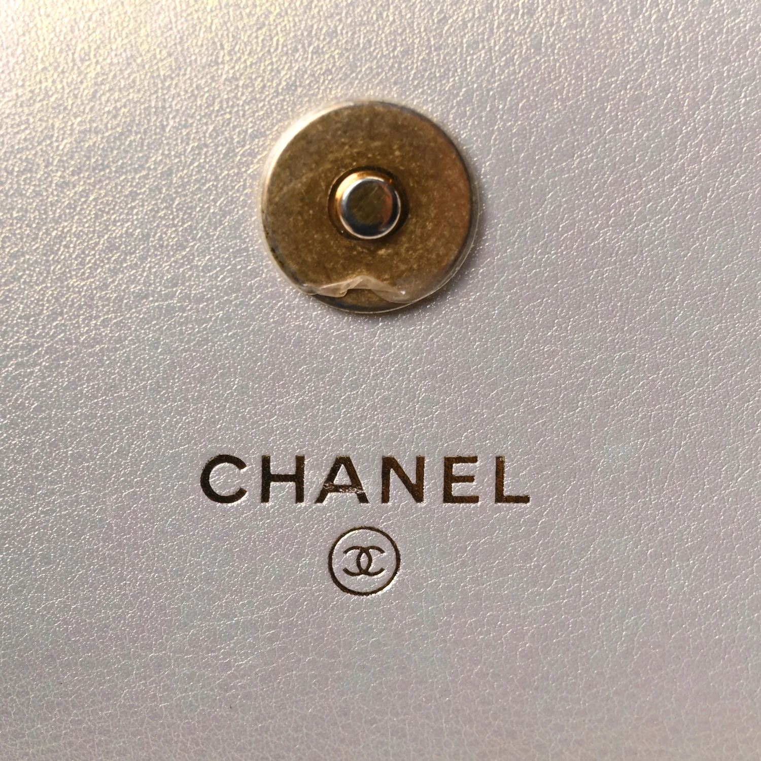 Iridescent Calfskin Quilted Chanel 19 Phone Holder With Chain White - Image 6