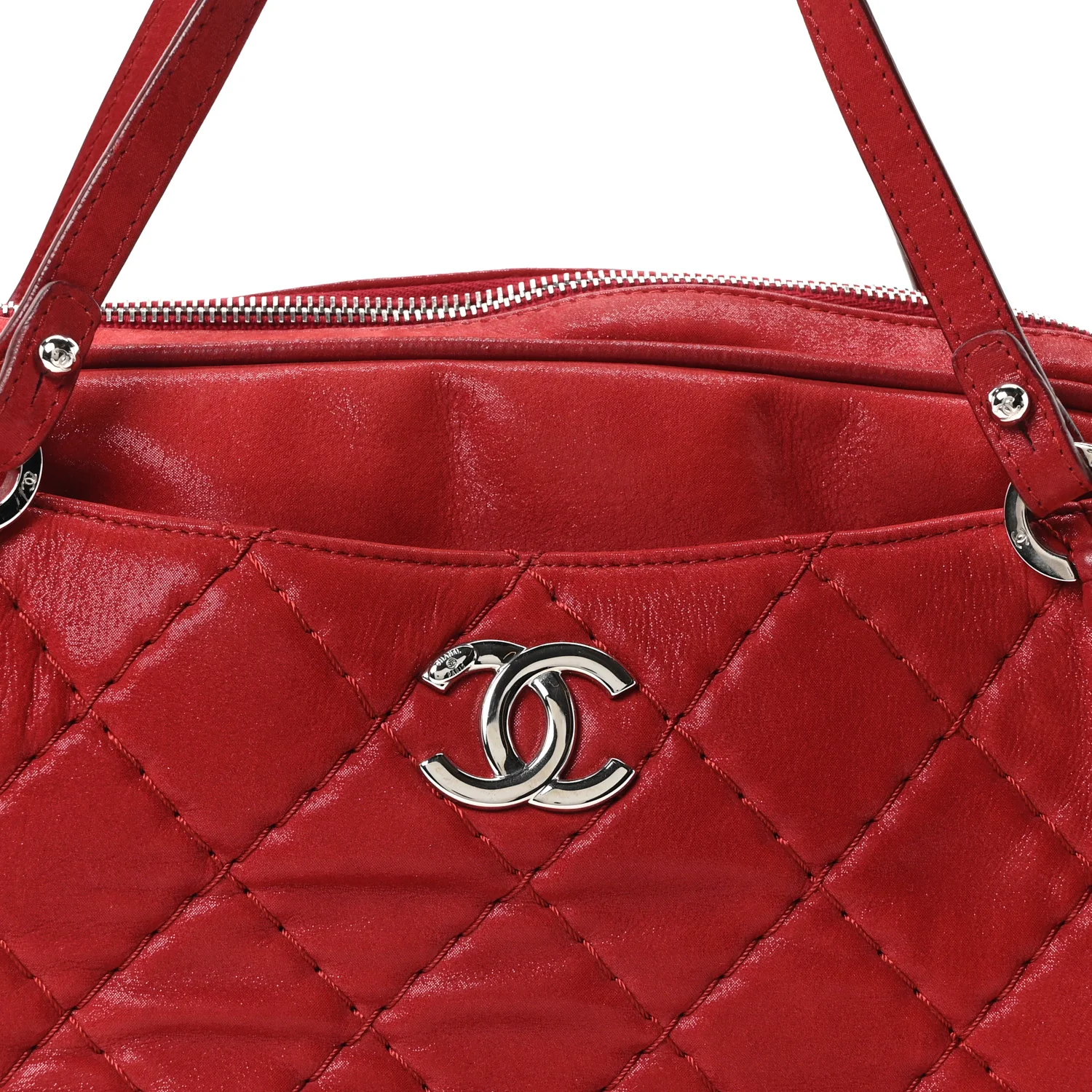 Iridescent Calfskin Quilted Relax CC Camera Case Red - Image 15