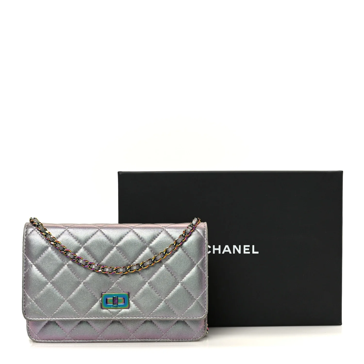 Iridescent Lambskin Quilted Reissue Wallet On Chain WOC Light Purple - Image 12