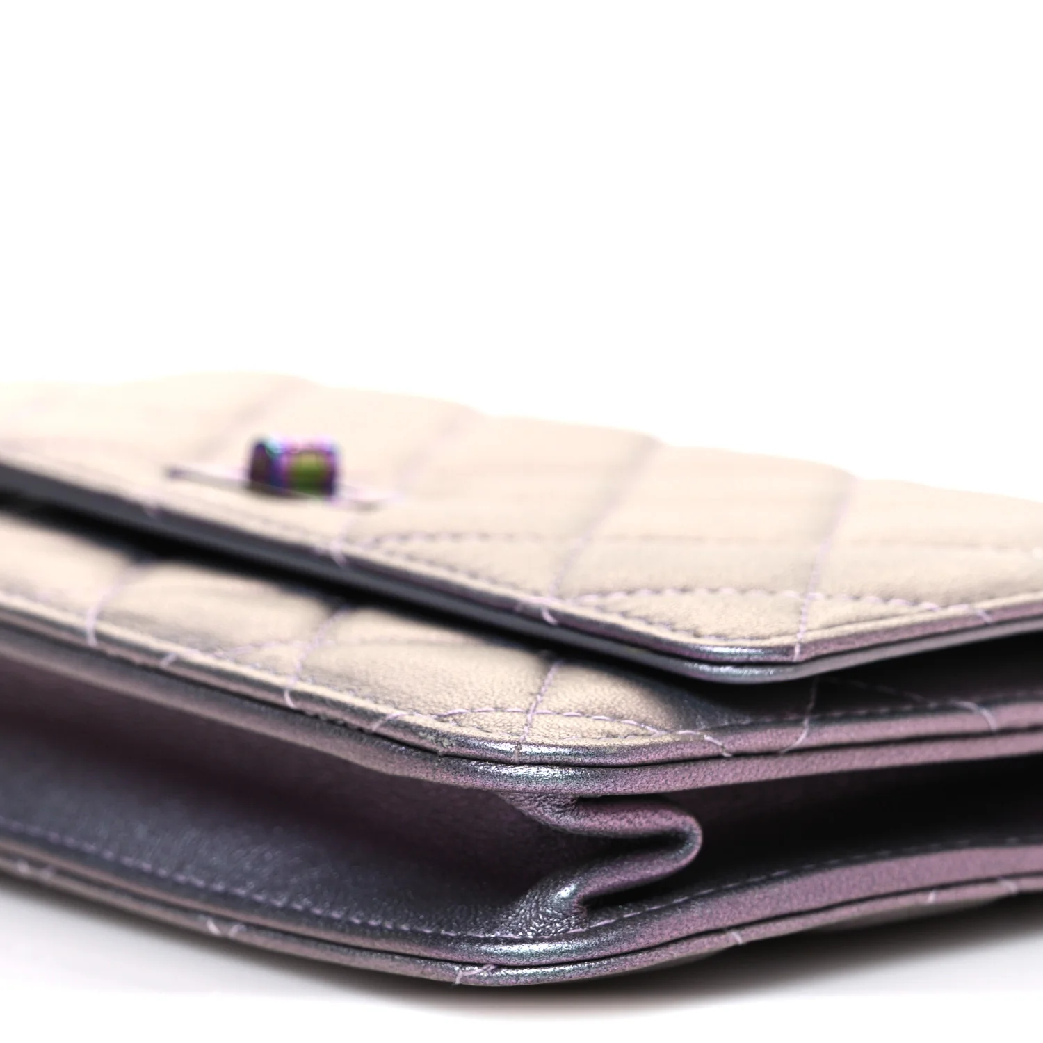 Iridescent Lambskin Quilted Reissue Wallet On Chain WOC Light Purple - Image 11
