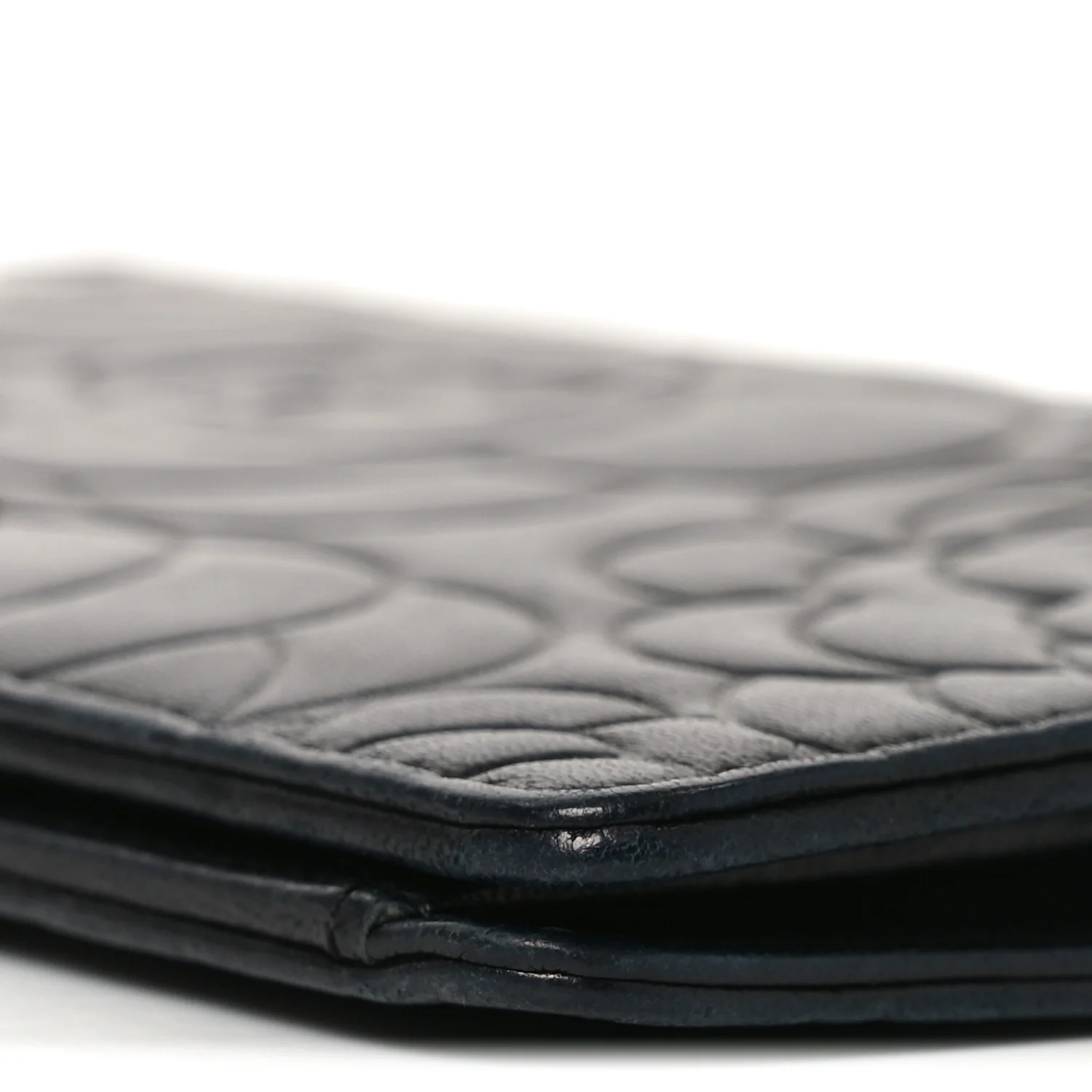 Lambskin Camellia Embossed Yen Wallet Black - Image 10