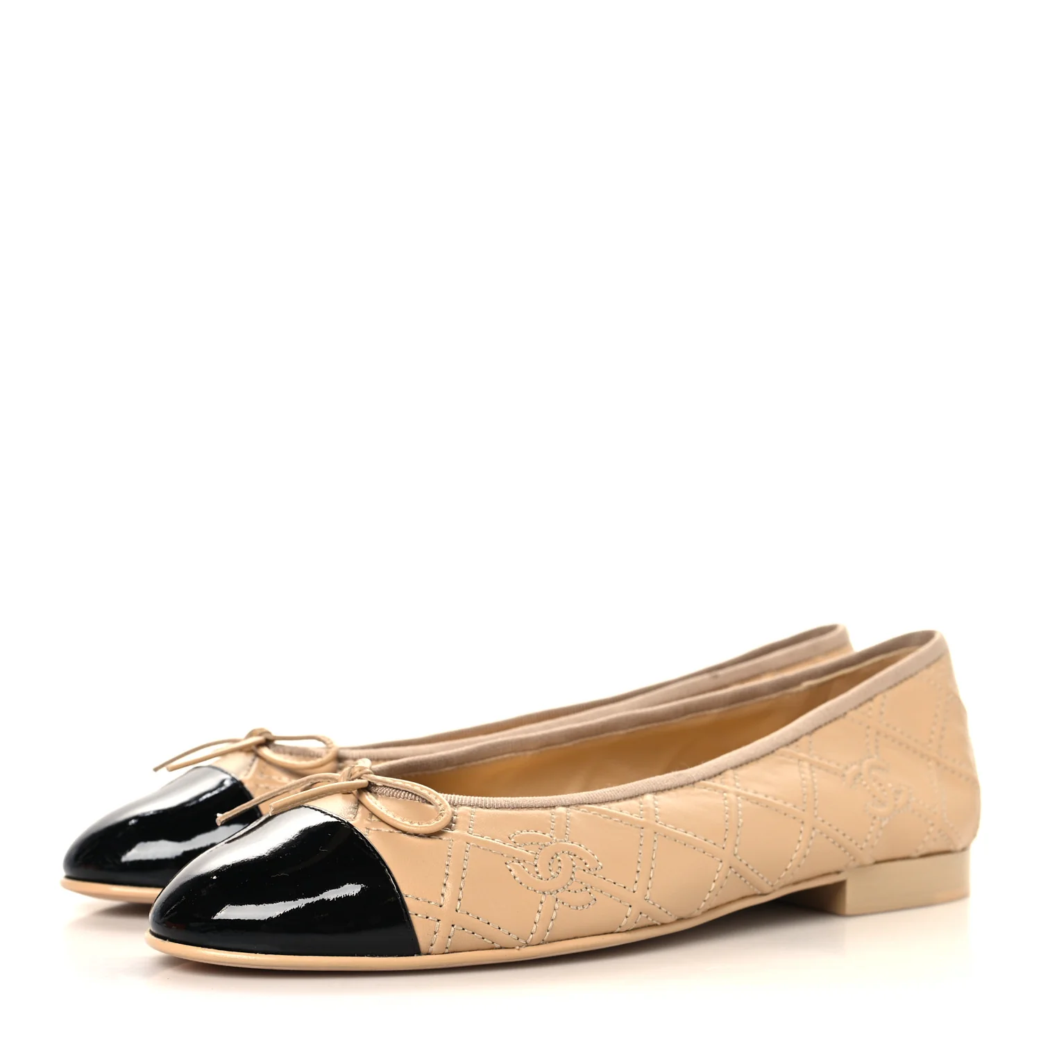 Lambskin Patent Double Stitched CC Cap Toe Ballerina Flats 39.5 Beige Black - Image 4