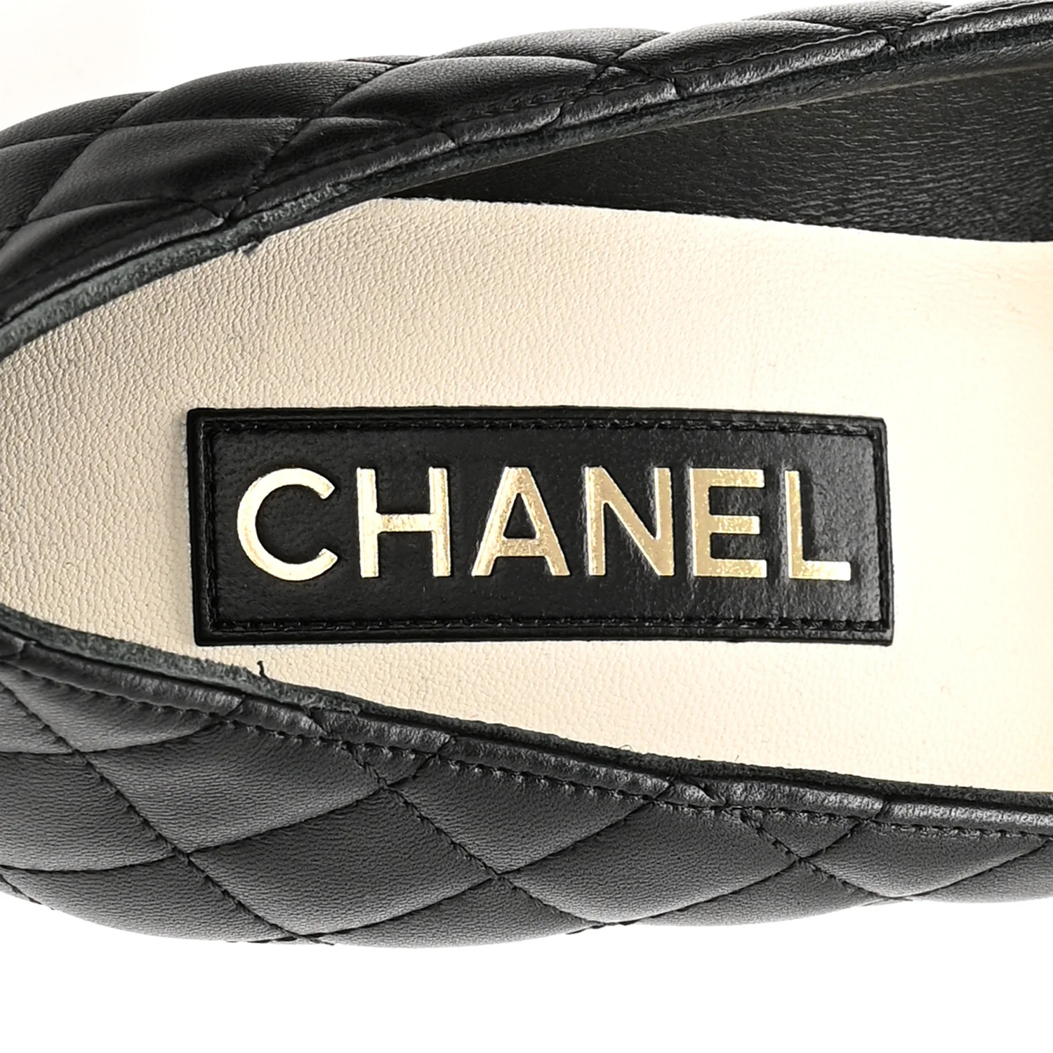Lambskin Patent Quilted CC Cap Toe Pumps 38.5 Black - Image 8
