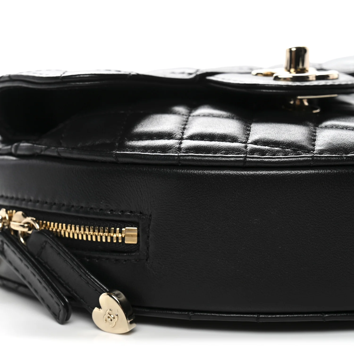 Lambskin Quilted CC In Love Heart Bag Black - Image 9