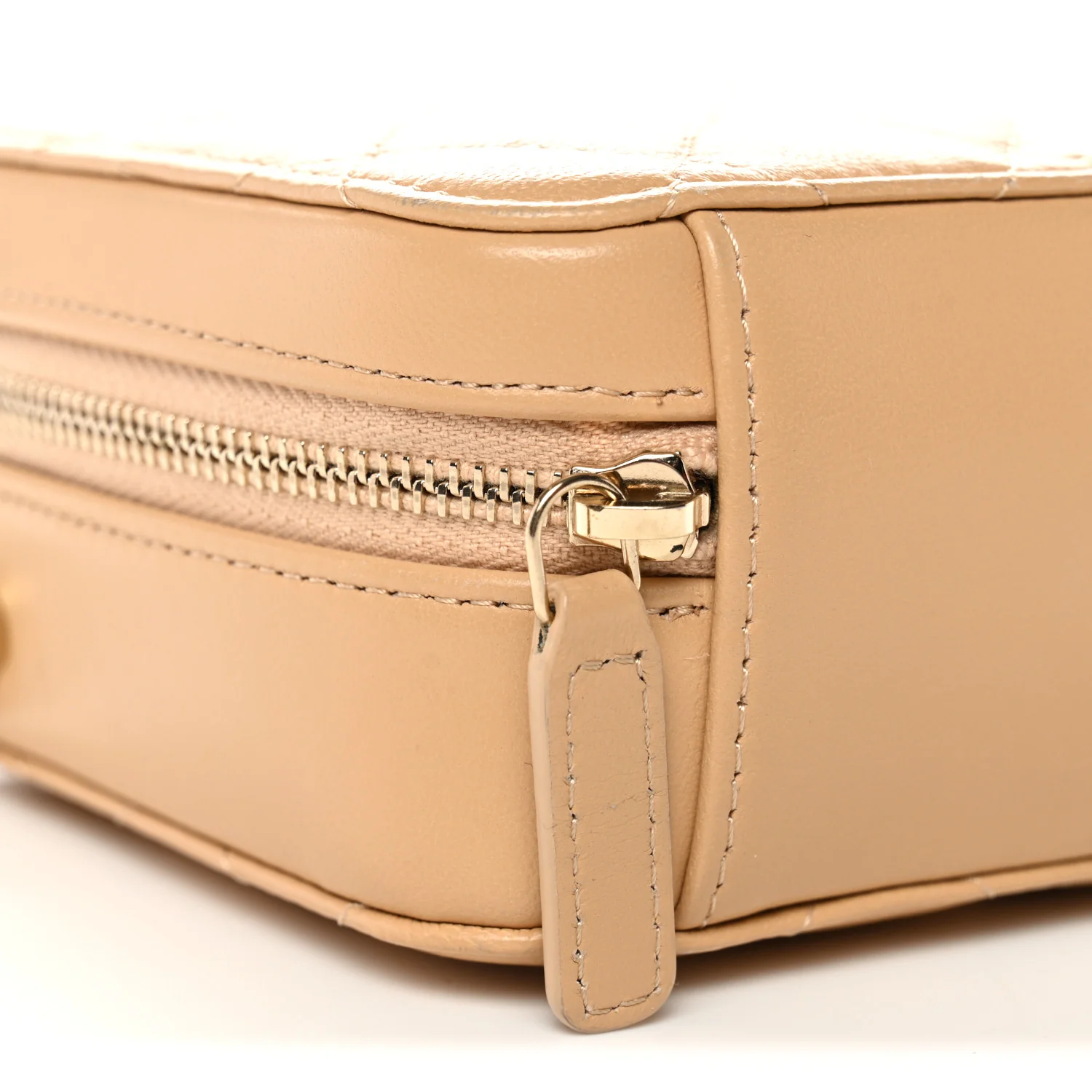 Lambskin Quilted CC Pearl Crush Camera Case Beige - Image 9