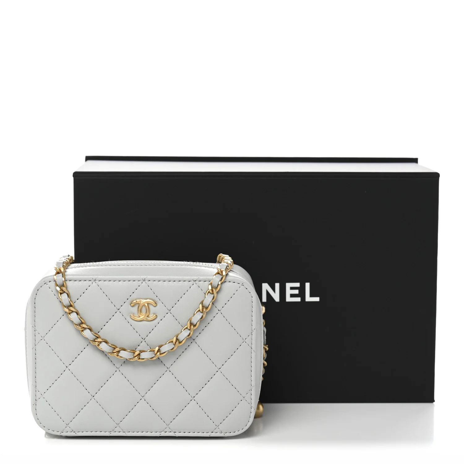 Lambskin Quilted CC Pearl Crush Camera Case Grey - Image 11