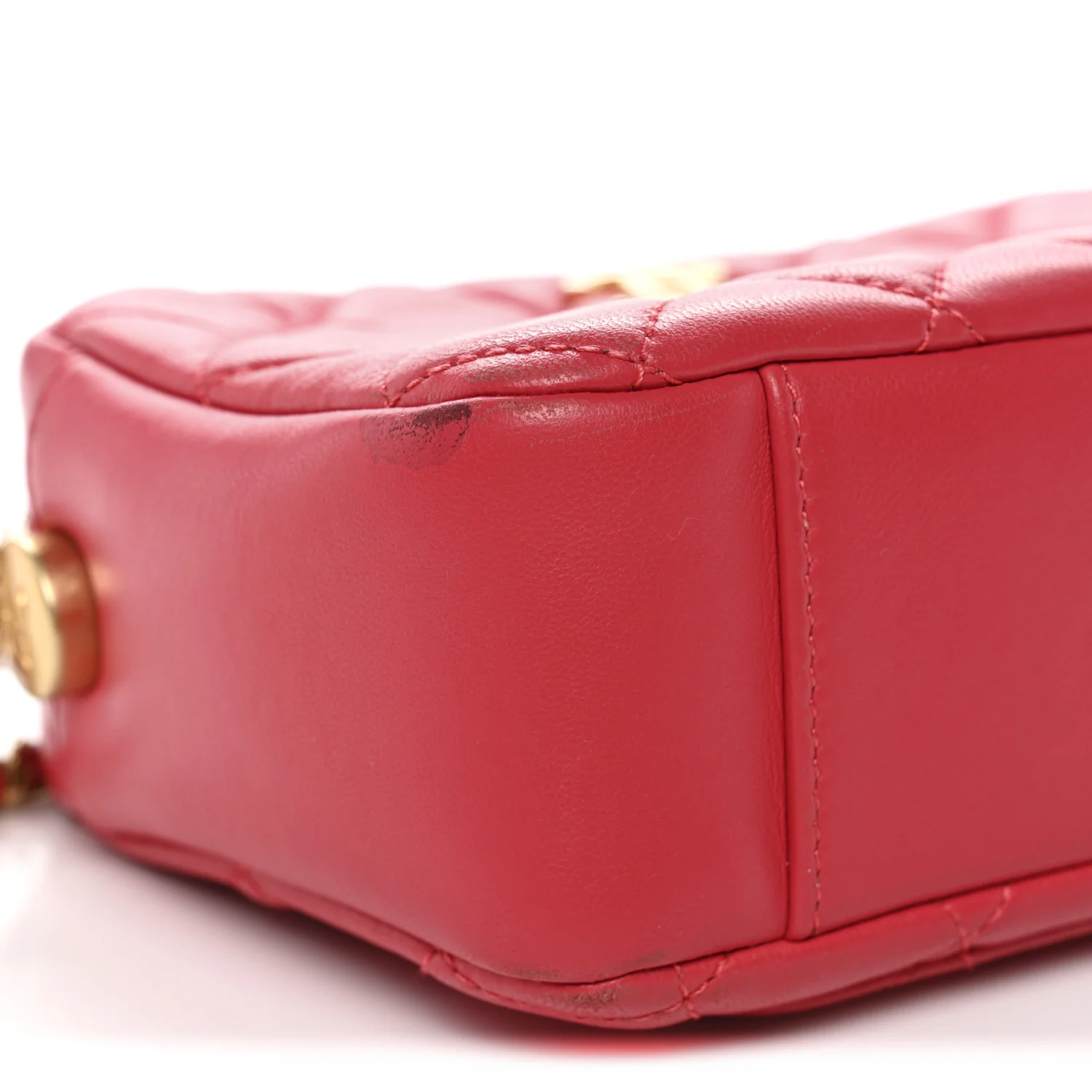Lambskin Quilted CC Pearl Crush Camera Case Red - Image 9