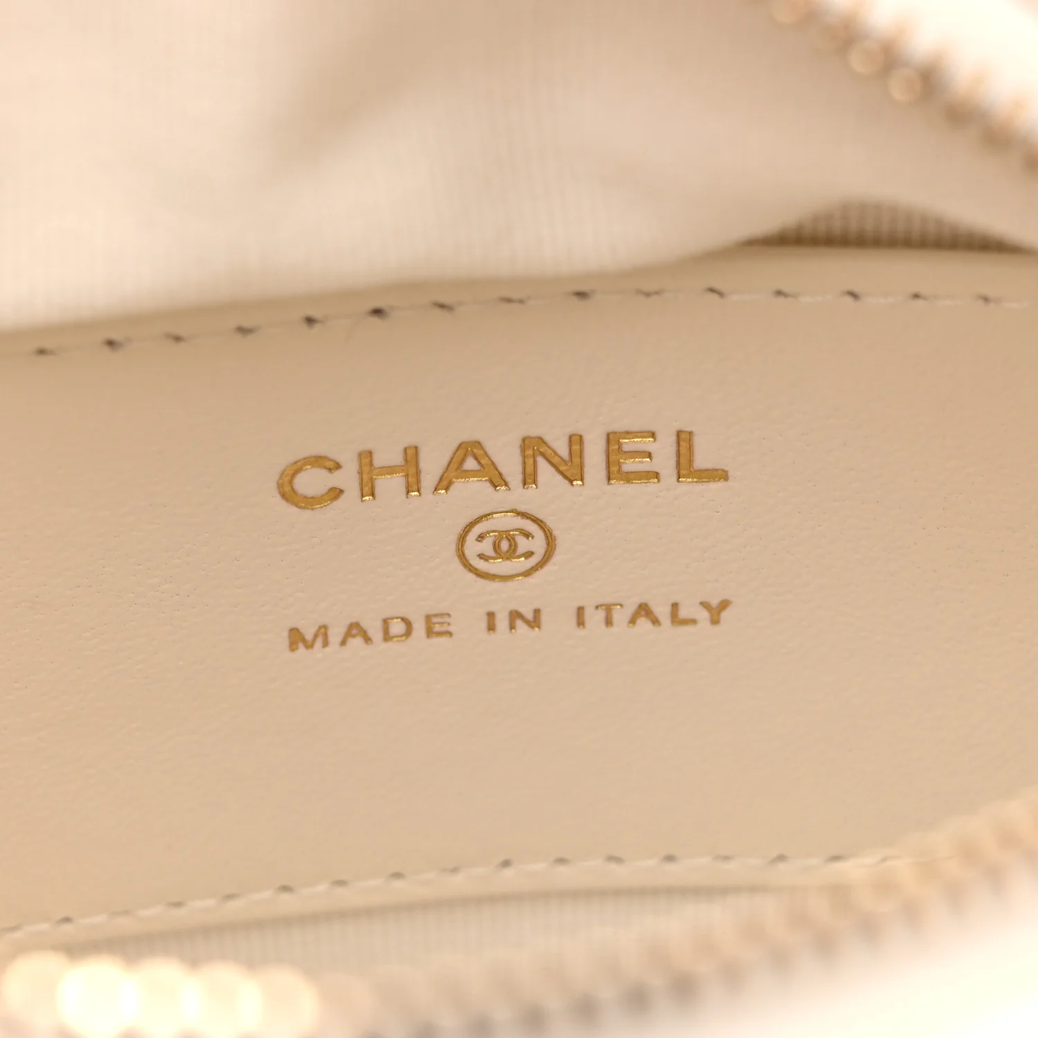 Lambskin Quilted Chain Around Pouch Hobo White - Image 6