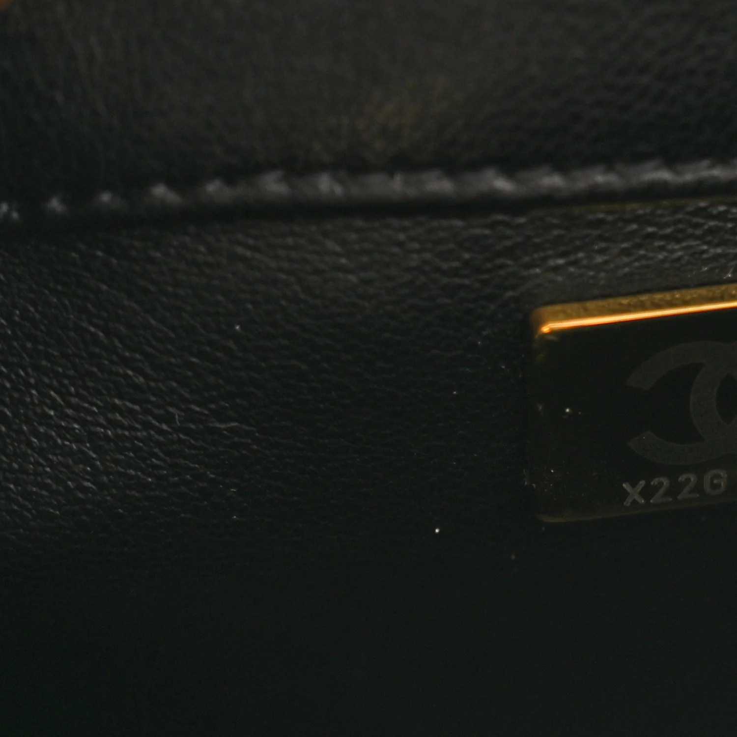 Lambskin Quilted Chaine Lettre Small Bucket Bag Black - Image 7
