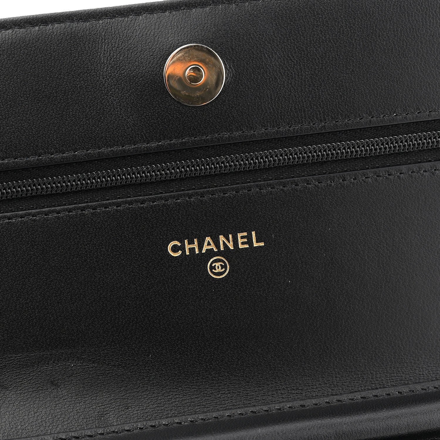 Lambskin Quilted Enamel CC Wallet On Chain WOC Black - Image 6