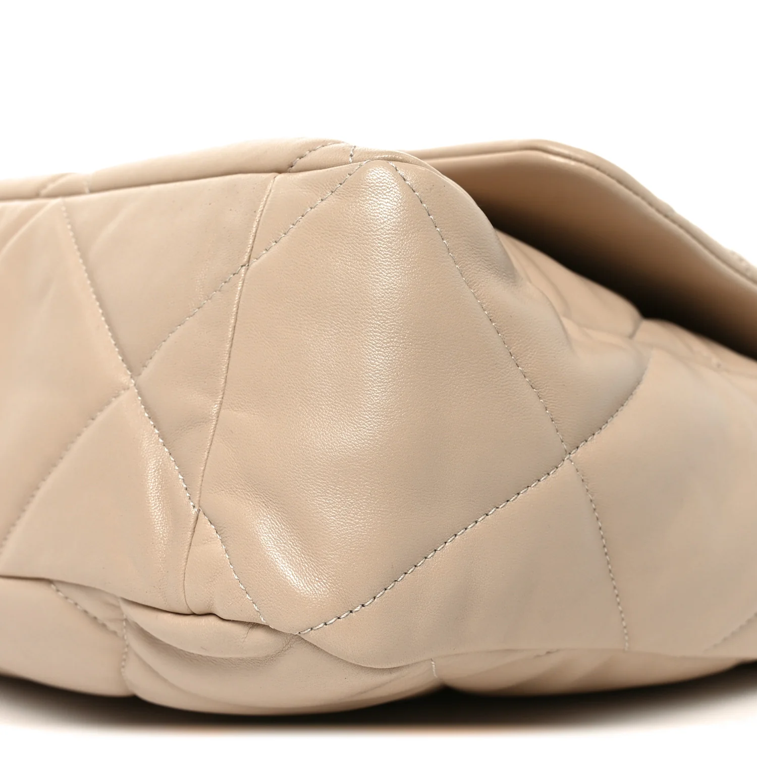 Lambskin Quilted Maxi Chanel 19 Flap Beige - Image 10