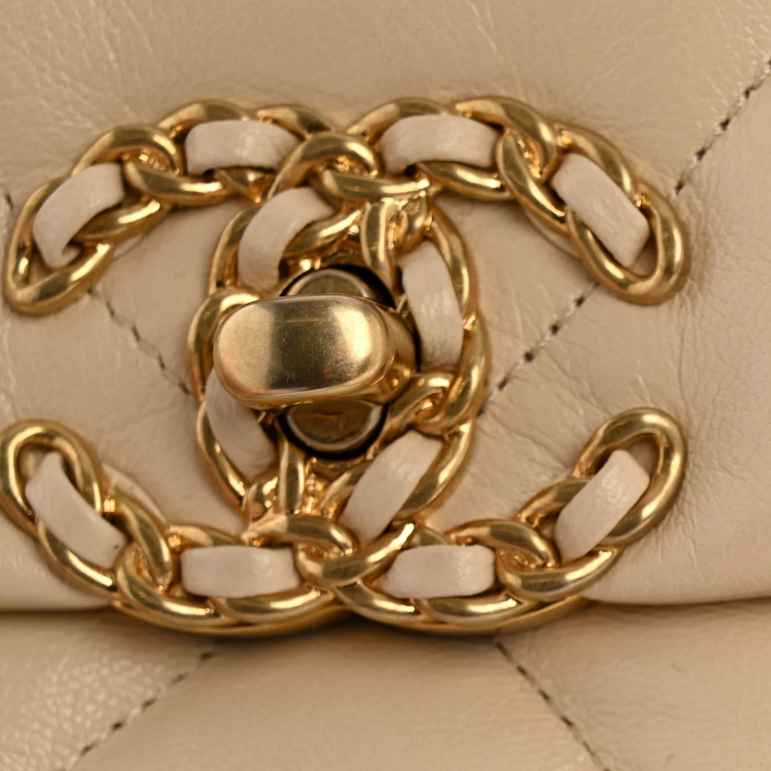 Lambskin Quilted Medium Chanel 19 Flap Beige - Image 11