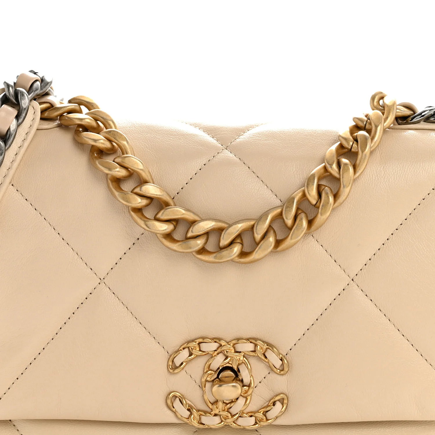Lambskin Quilted Medium Chanel 19 Flap Beige - Image 8