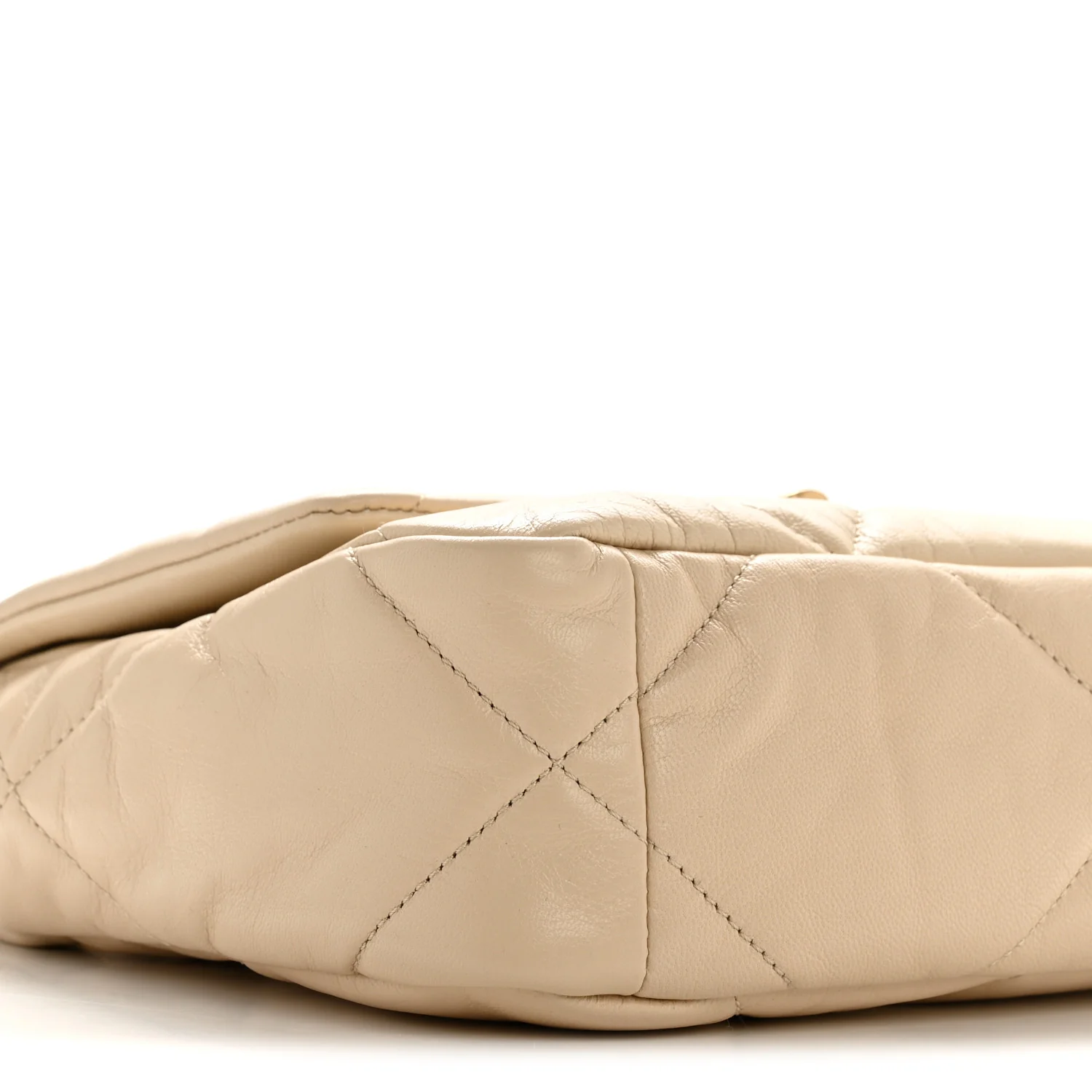 Lambskin Quilted Medium Chanel 19 Flap Beige - Image 9