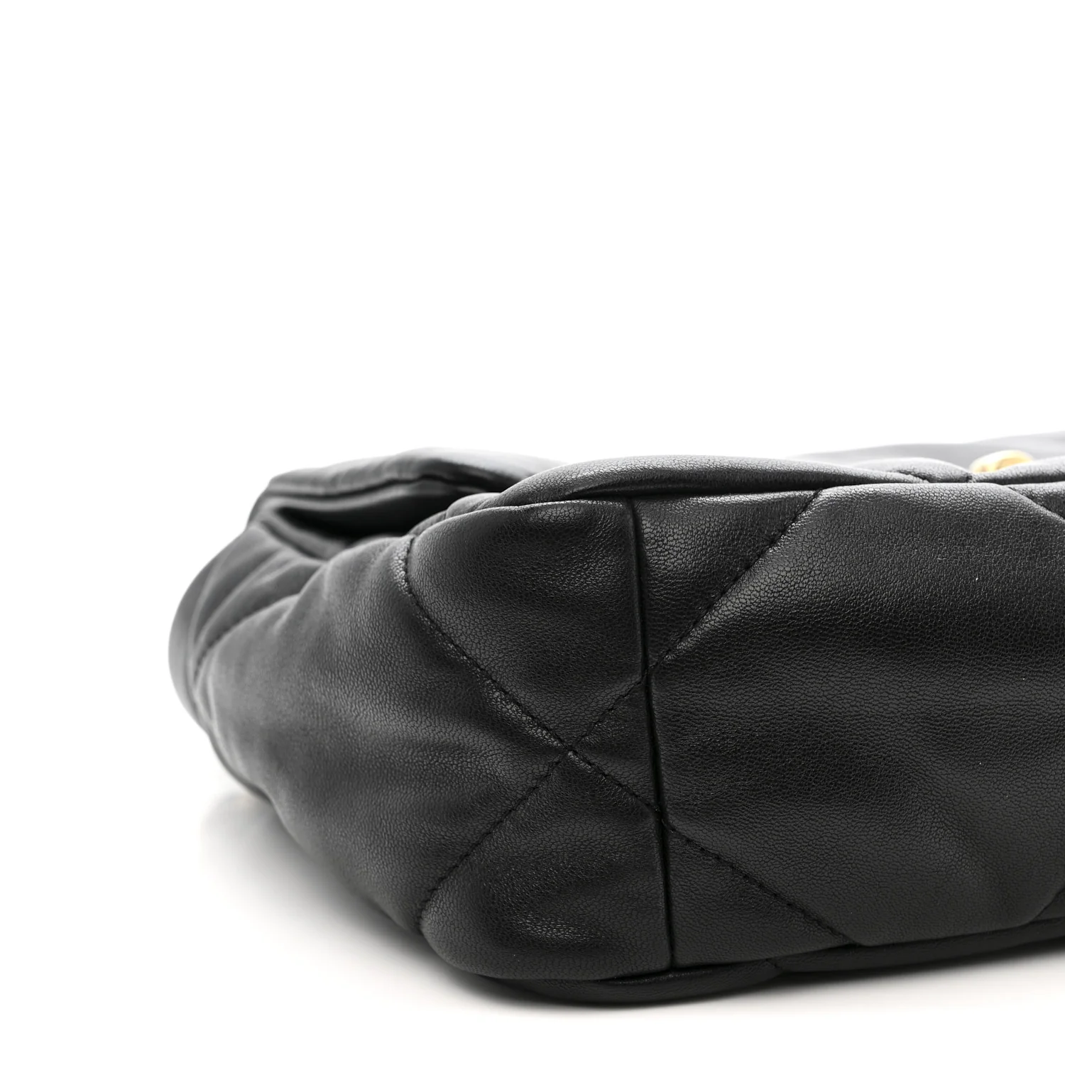 Lambskin Quilted Medium Chanel 19 Flap Black - Image 9