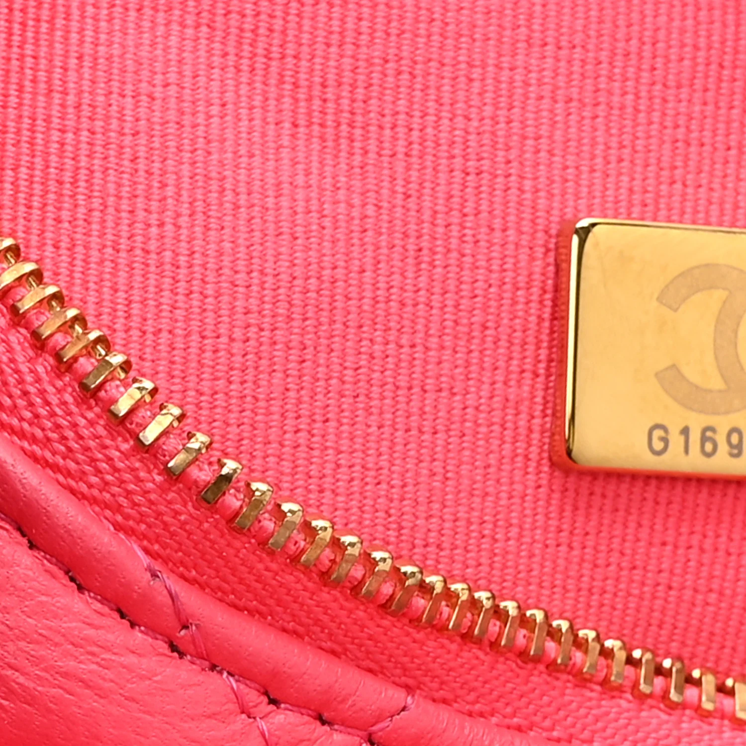 Lambskin Quilted Small Hobo Bag Pink - Image 7