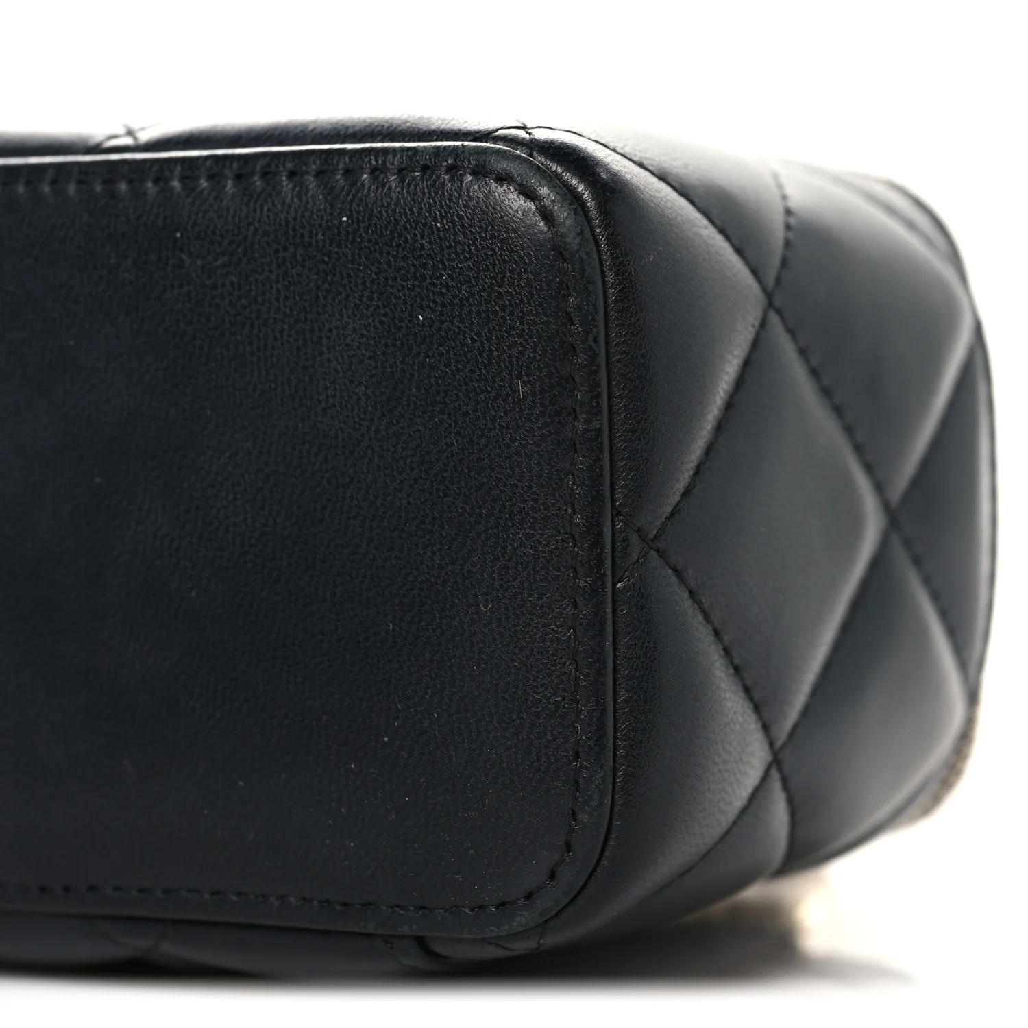 Lambskin Resin Elegant Chain Small Vanity Case Black - Image 11