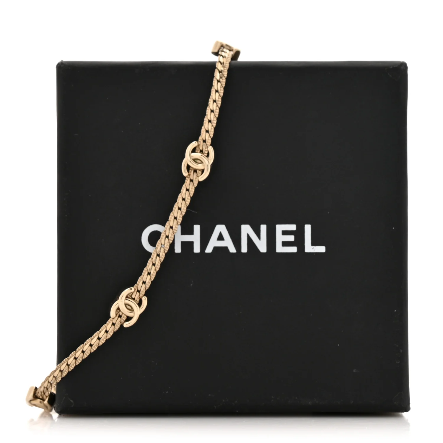 Metal Chain CC Choker Gold - Image 5