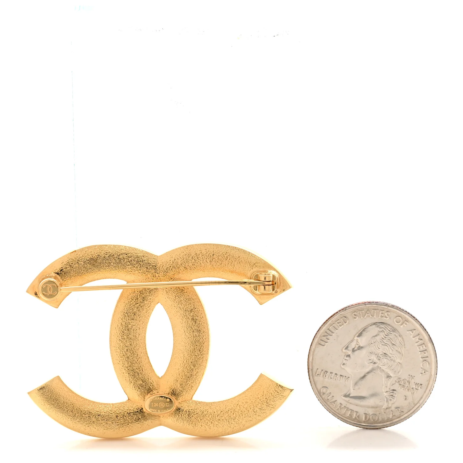 Metal Resin CC Star Brooch Gold Black - Image 2