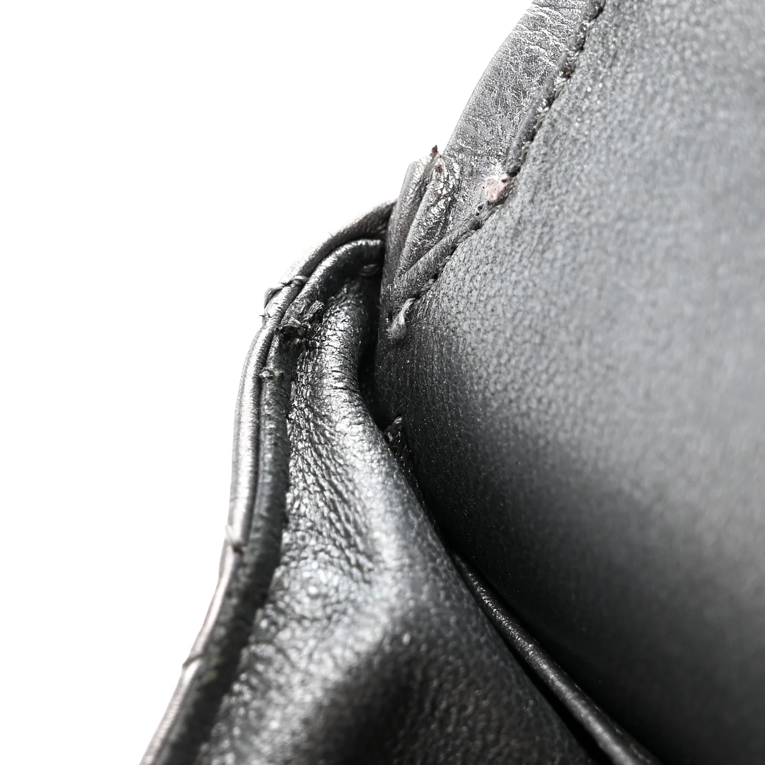 Metallic Aged Calfskin Quilted 2.55 Reissue 226 Flap Dark Silver - Image 12