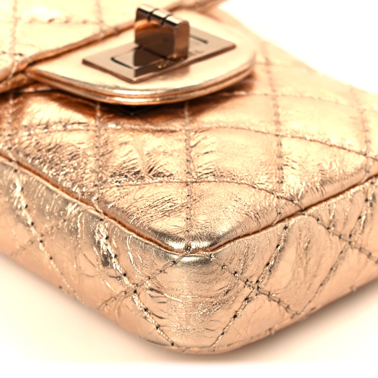 Metallic Aged Calfskin Quilted 2.55 Reissue Phone Case Rose Gold - Image 9