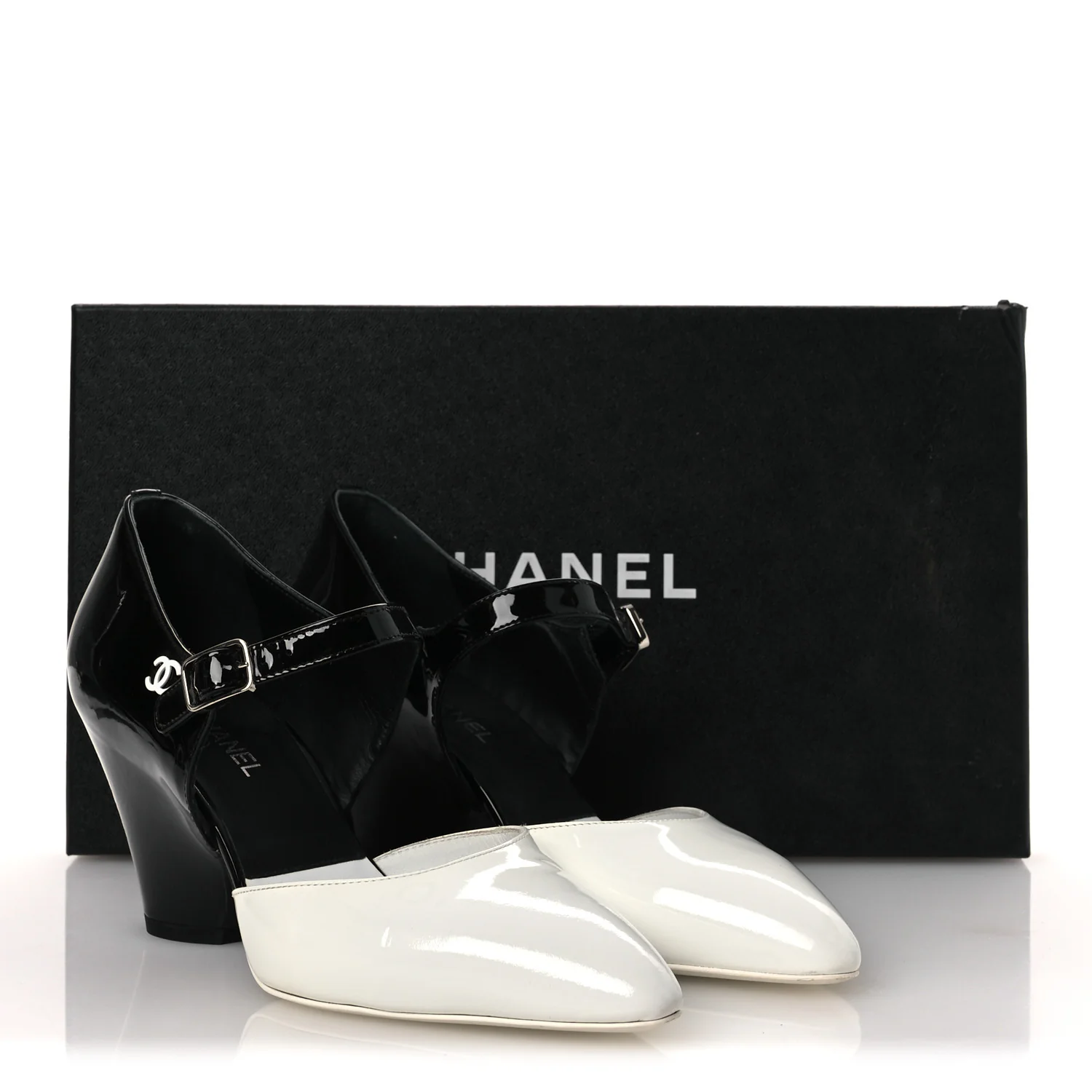 Patent Calfskin CC Pumps 37 White Black - Image 12