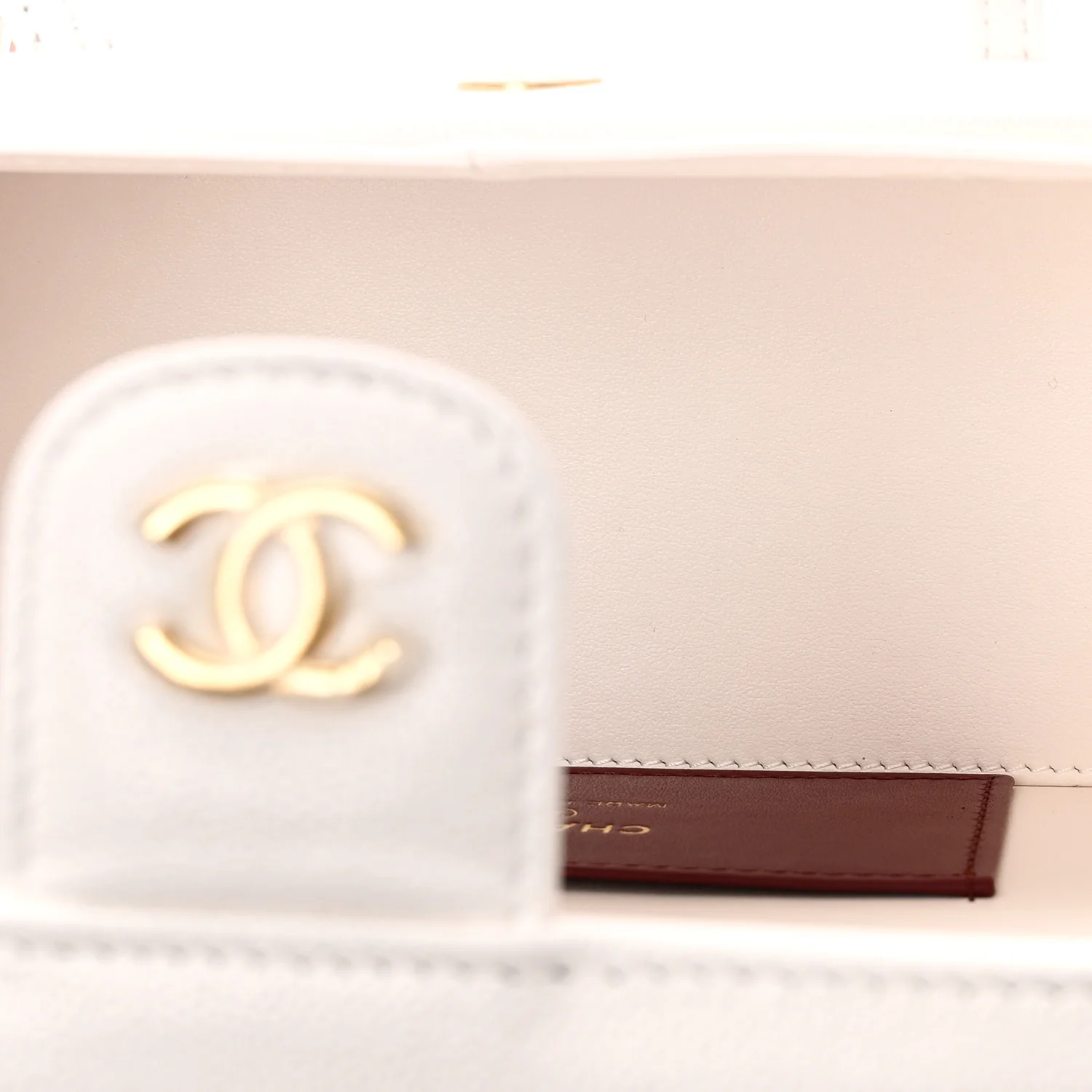 Shiny Caviar Preppy Coco Long Vanity With Strap White - Image 5