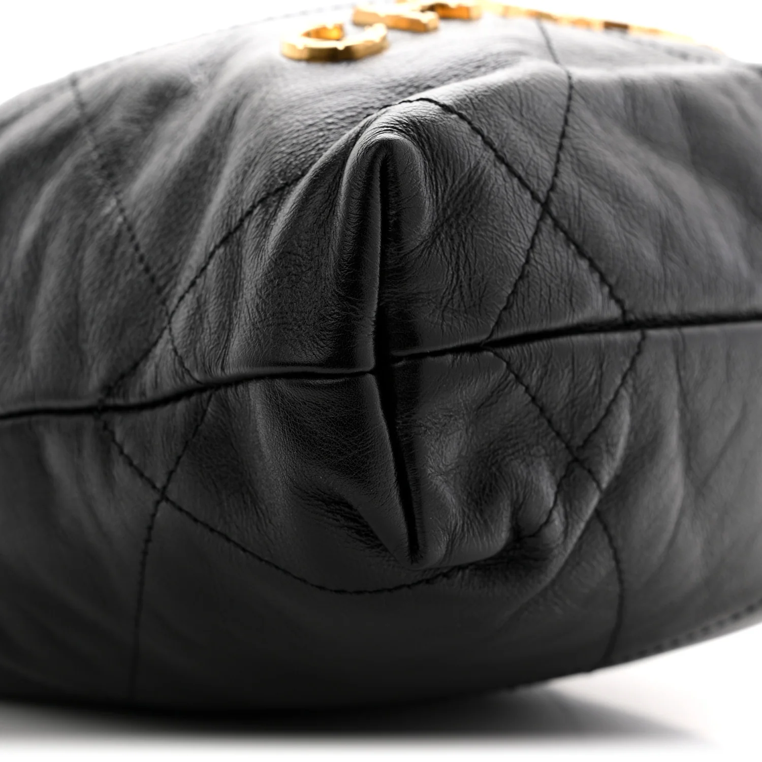Shiny Crumpled Calfskin Quilted Pearl Mini Chanel 22 Black - Image 10