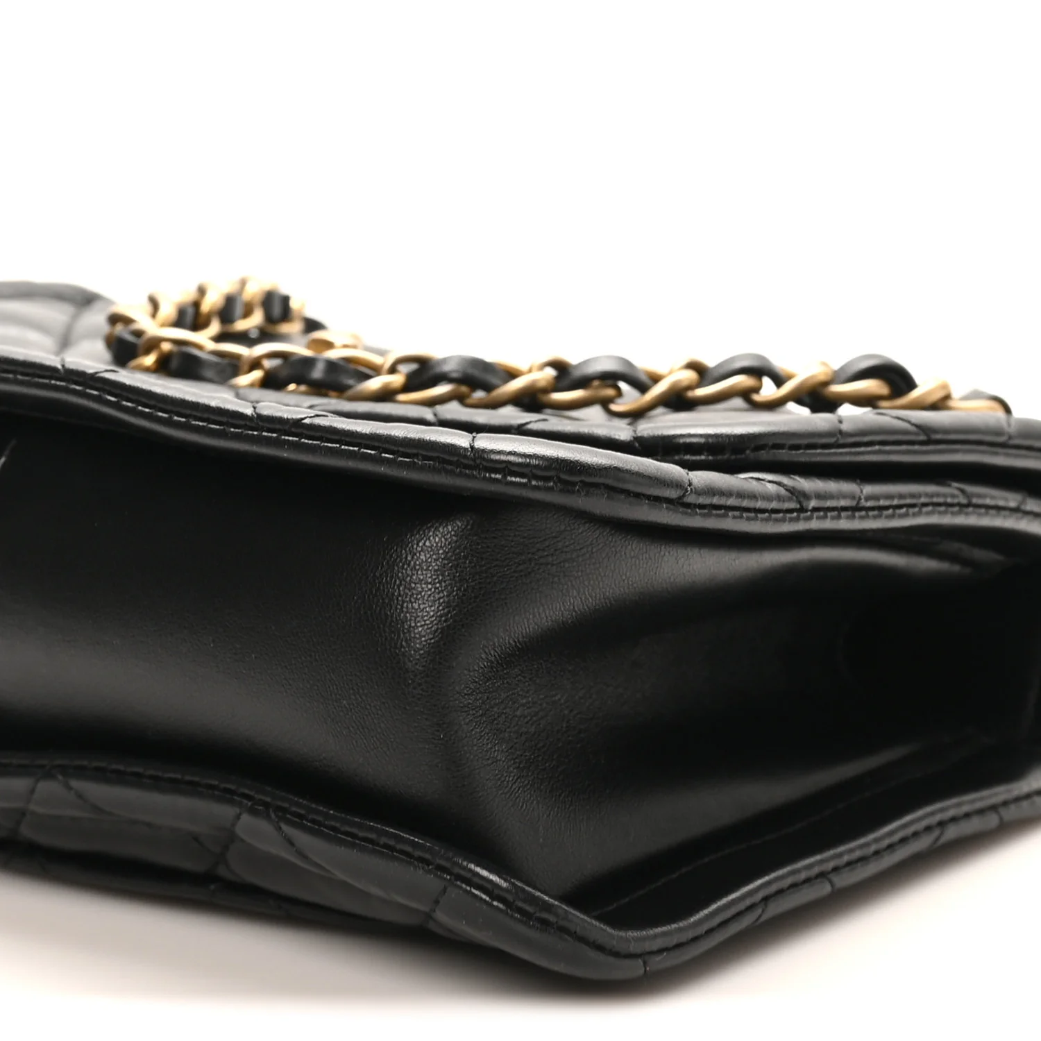 Shiny Lambskin Flap Clutch With Chain Black - Image 10