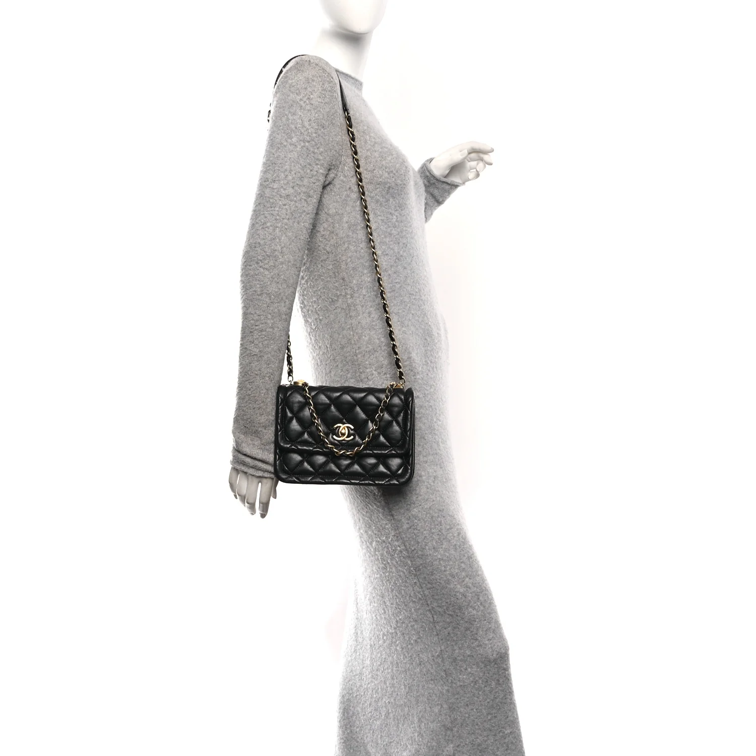 Shiny Lambskin Flap Clutch With Chain Black - Image 2