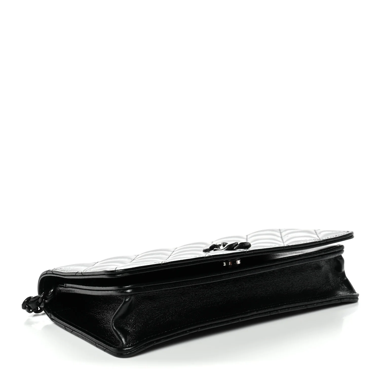 Shiny Lambskin Flap Clutch With Chain So Black - Image 4